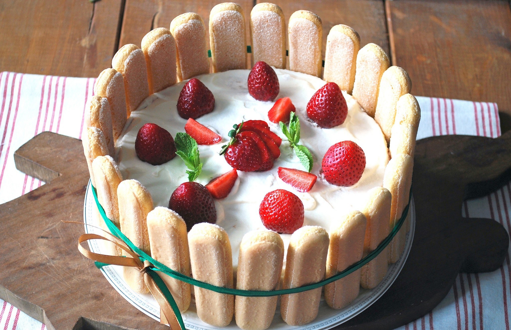 Download mobile wallpaper Food, Strawberry, Cake, Cream, Biscuit, Pastry for free.