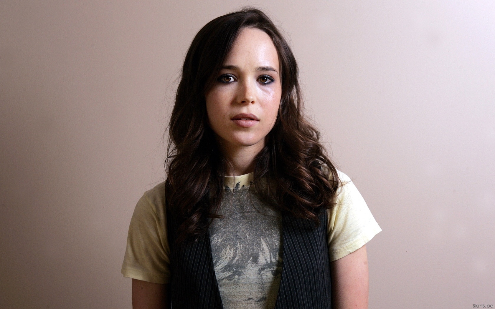 Download mobile wallpaper Celebrity, Ellen Page for free.
