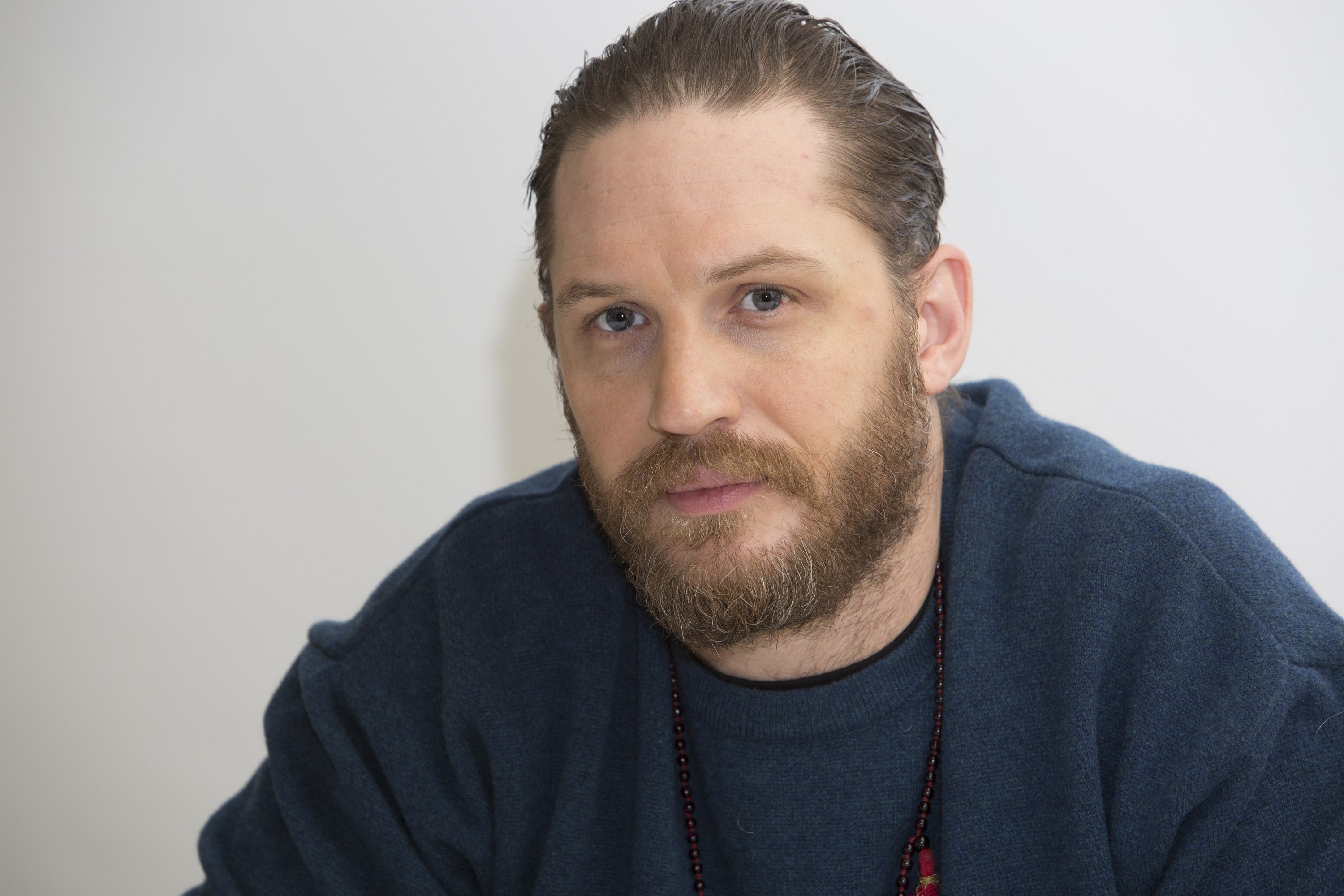 Free download wallpaper Tom Hardy, Beard, English, Celebrity, Actor on your PC desktop