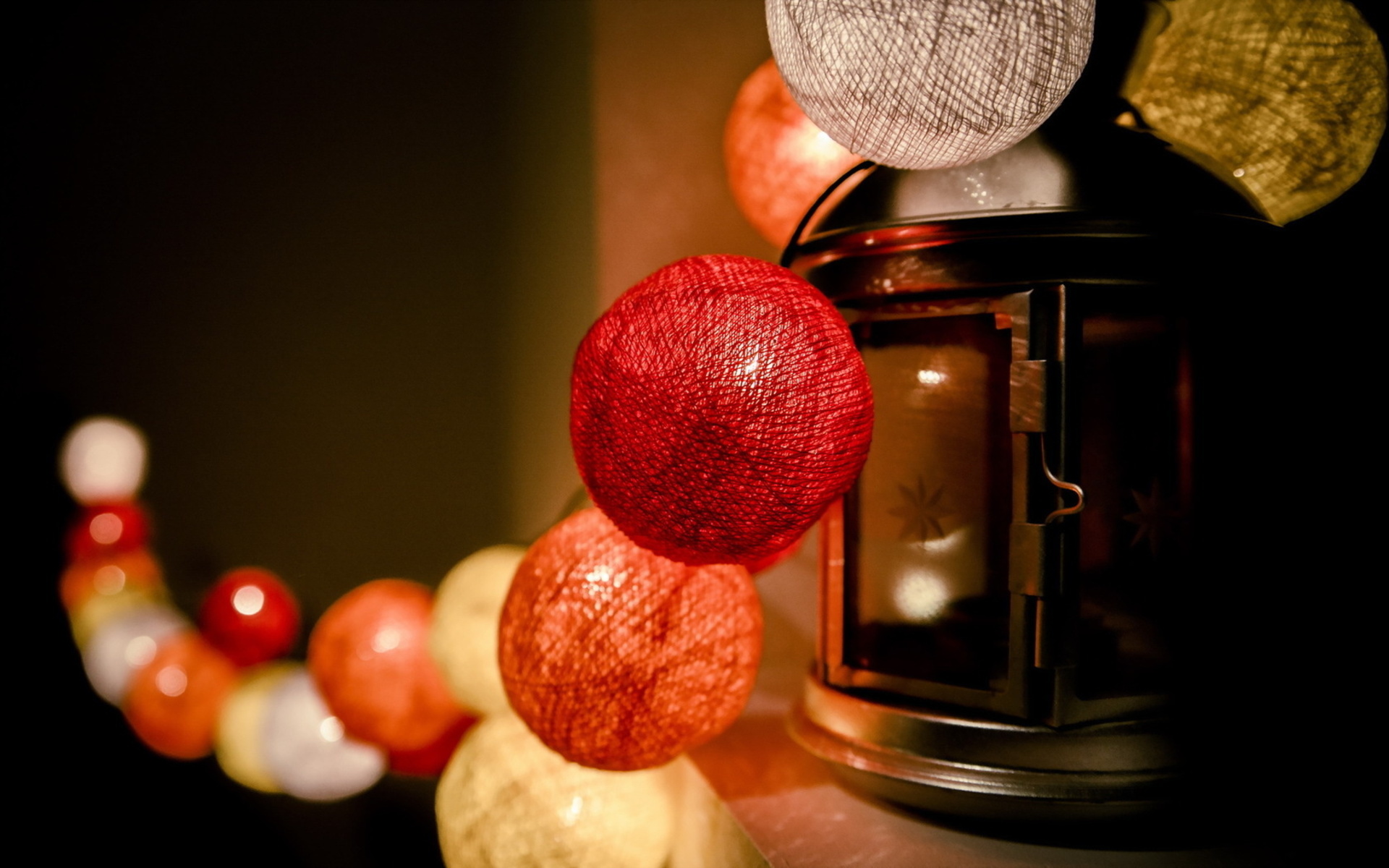 Download mobile wallpaper Christmas, Holiday, Lantern, Christmas Ornaments for free.
