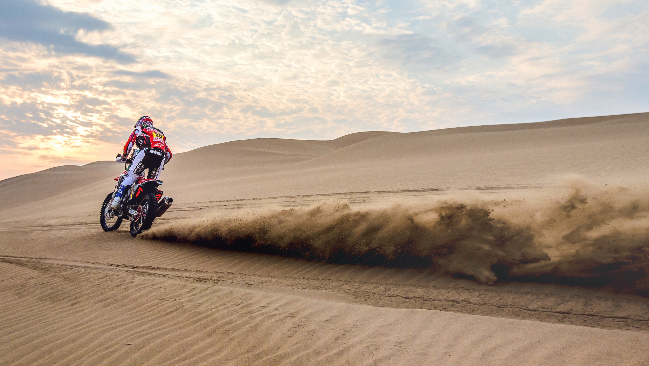 Download mobile wallpaper Sports, Sand, Desert, Motorcycle, Dune, Vehicle, Rallying for free.