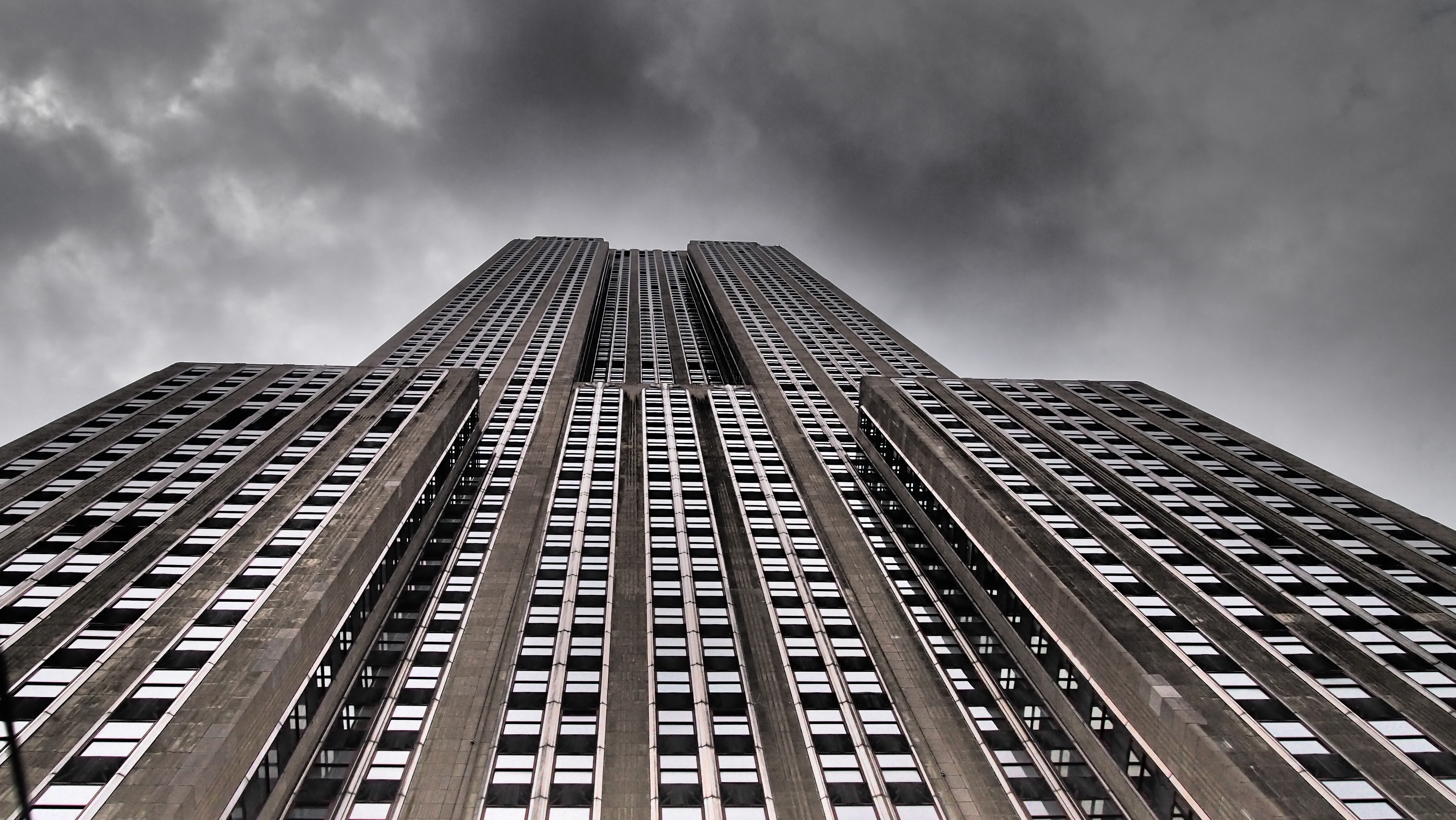 Download mobile wallpaper Skyscraper, Empire State Building, New York, Minimalism for free.