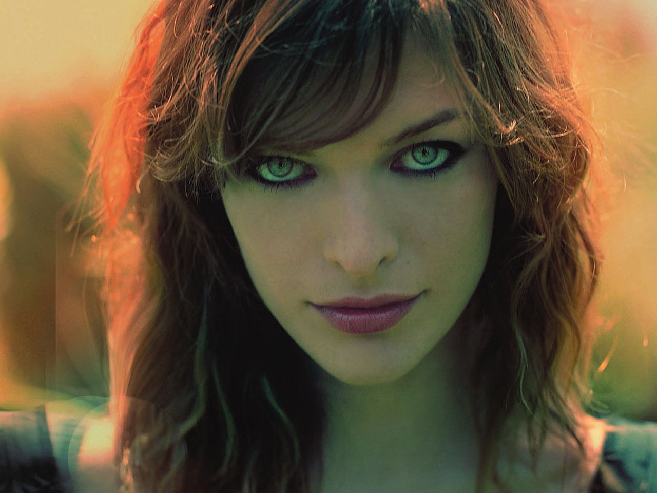 Handy-Wallpaper Milla Jovovich, Berühmtheiten kostenlos herunterladen.