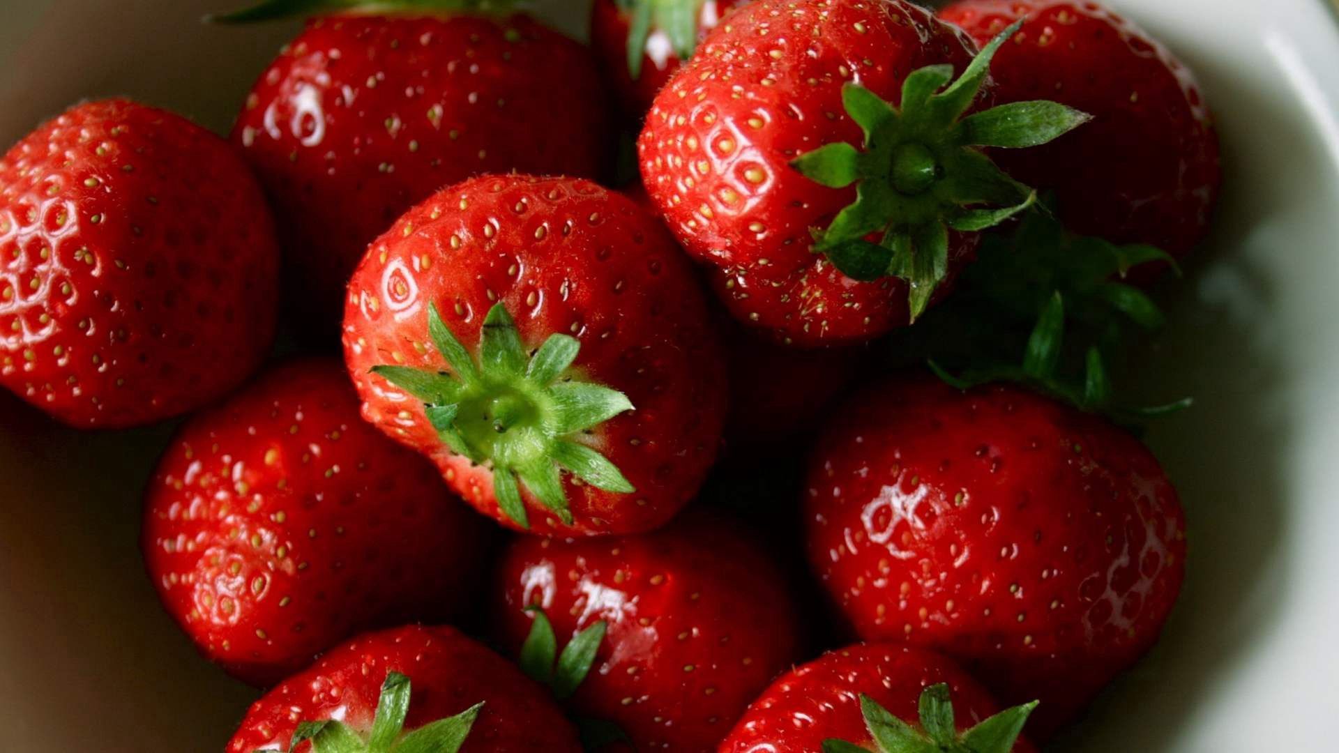 Free download wallpaper Berries, Ripe, Food, Strawberry on your PC desktop