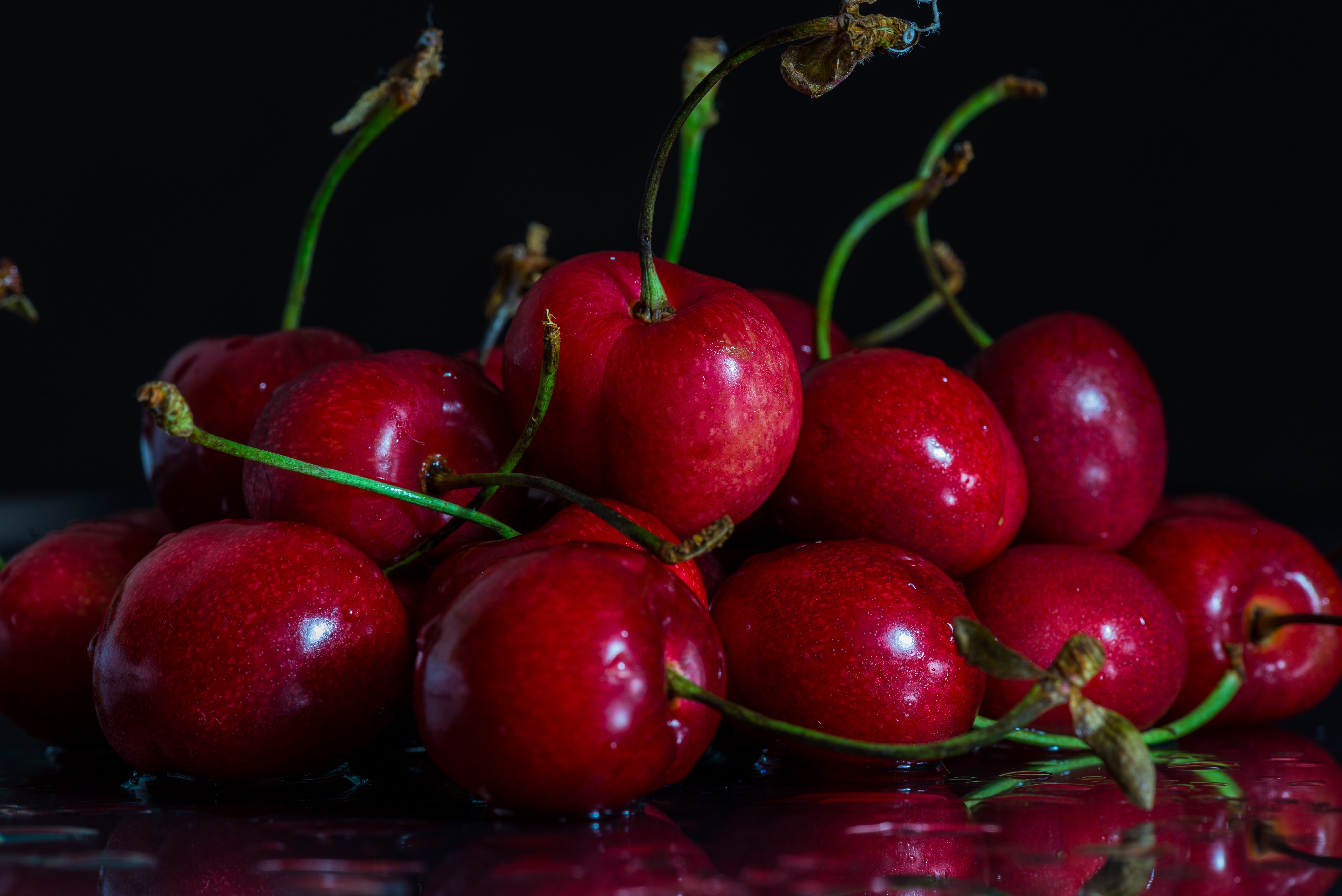 red, cherry, fruits, food, wet, sweet, ripe, juicy, sweet cherries