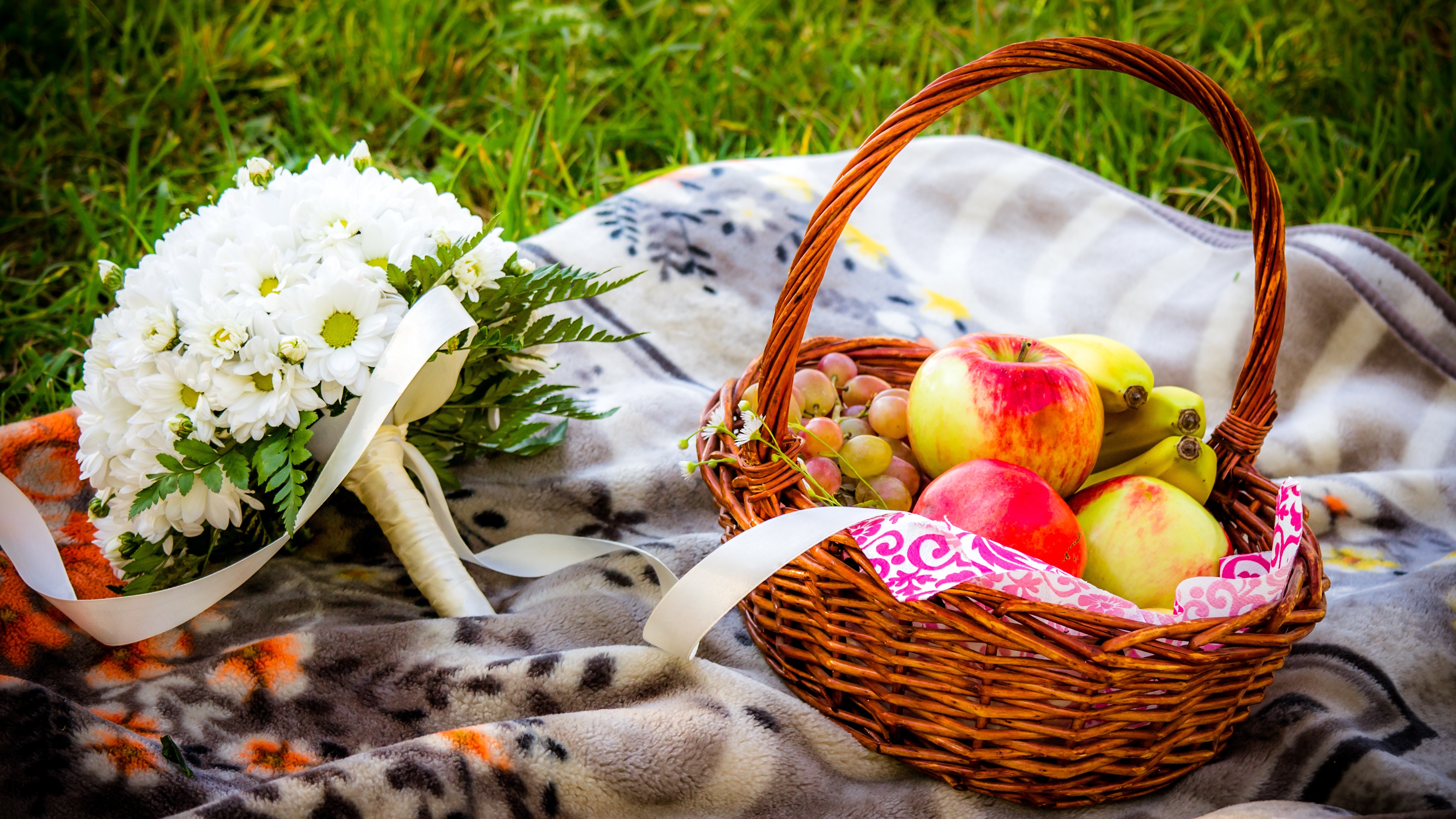 food, flowers, apples, bouquet, basket