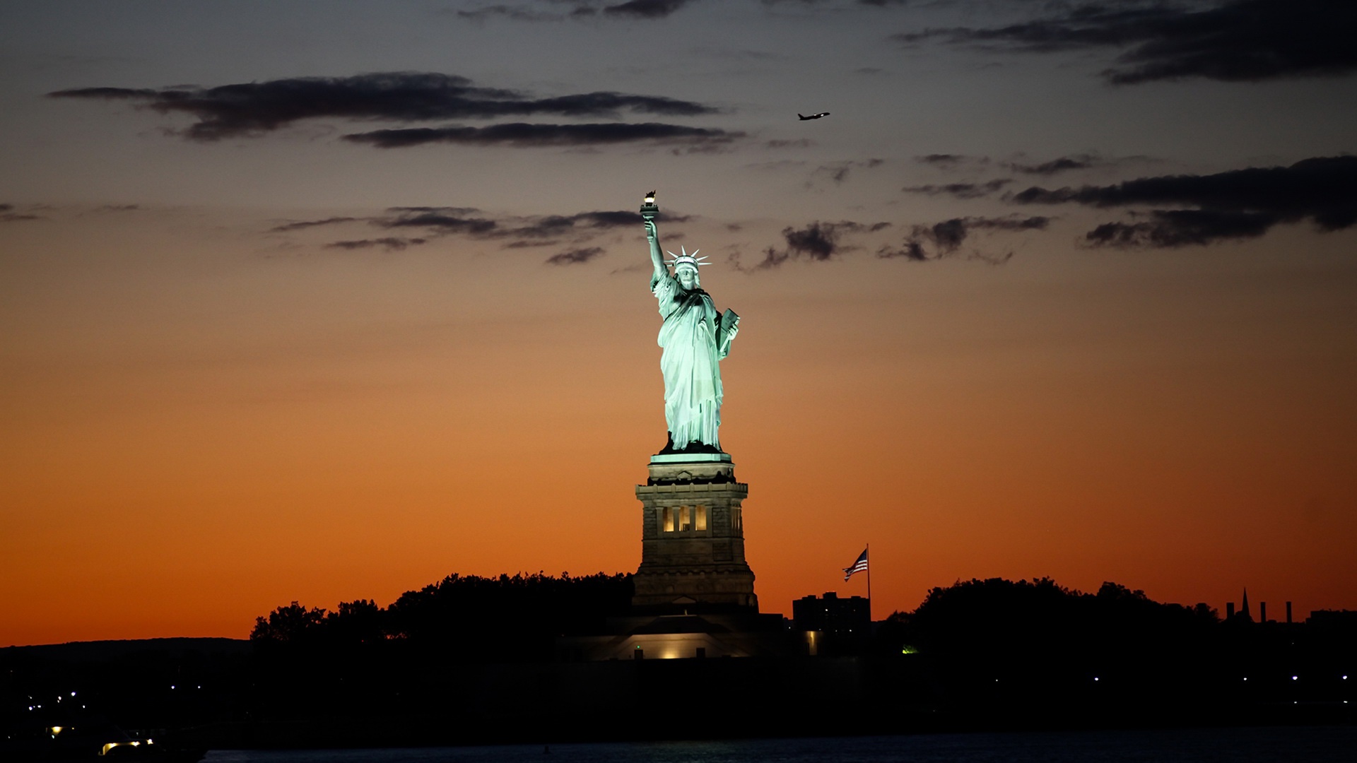 Free download wallpaper Night, Statue Of Liberty, Usa, Man Made on your PC desktop