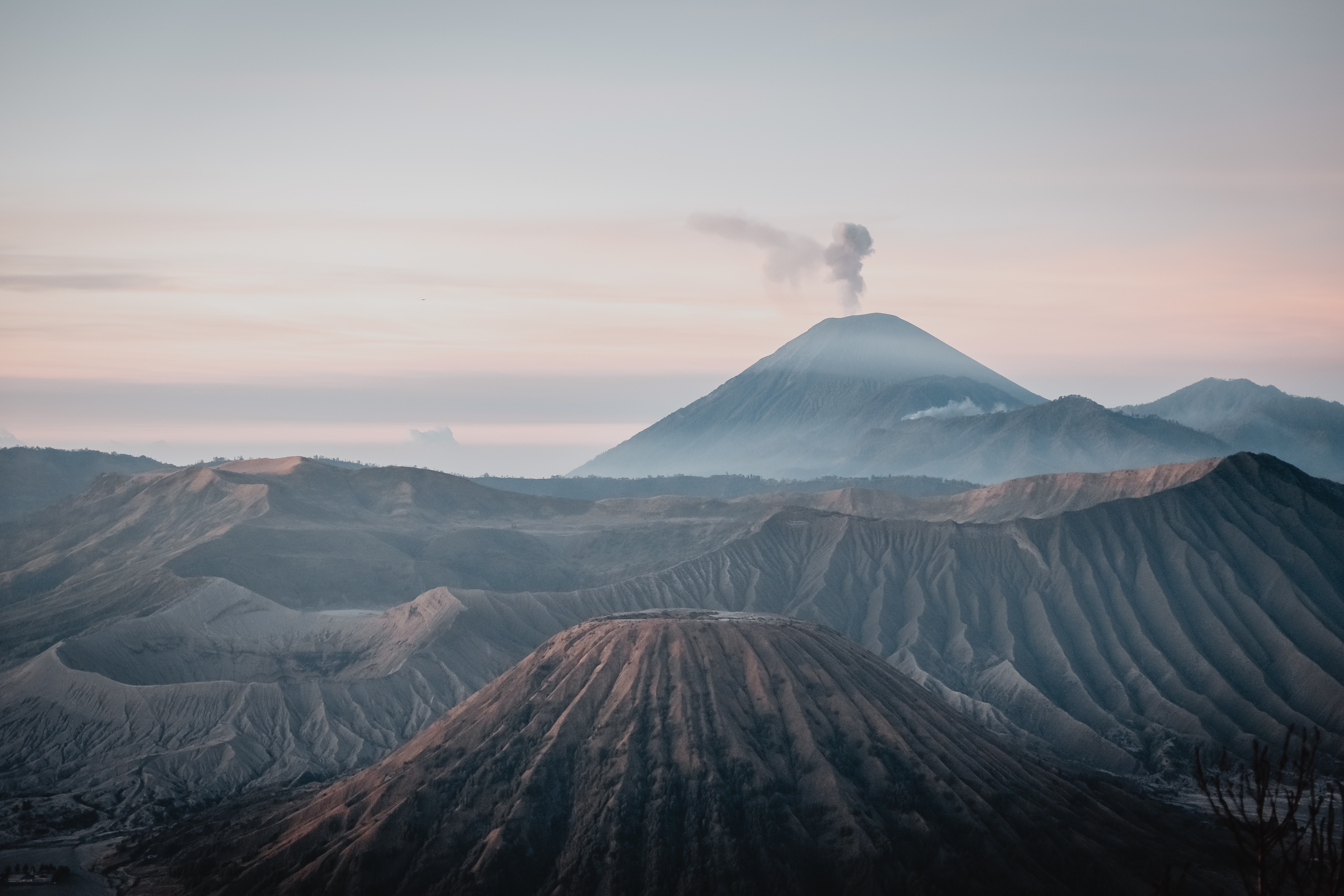 wallpapers volcano, landscape, nature, smoke, vertex, top, fog