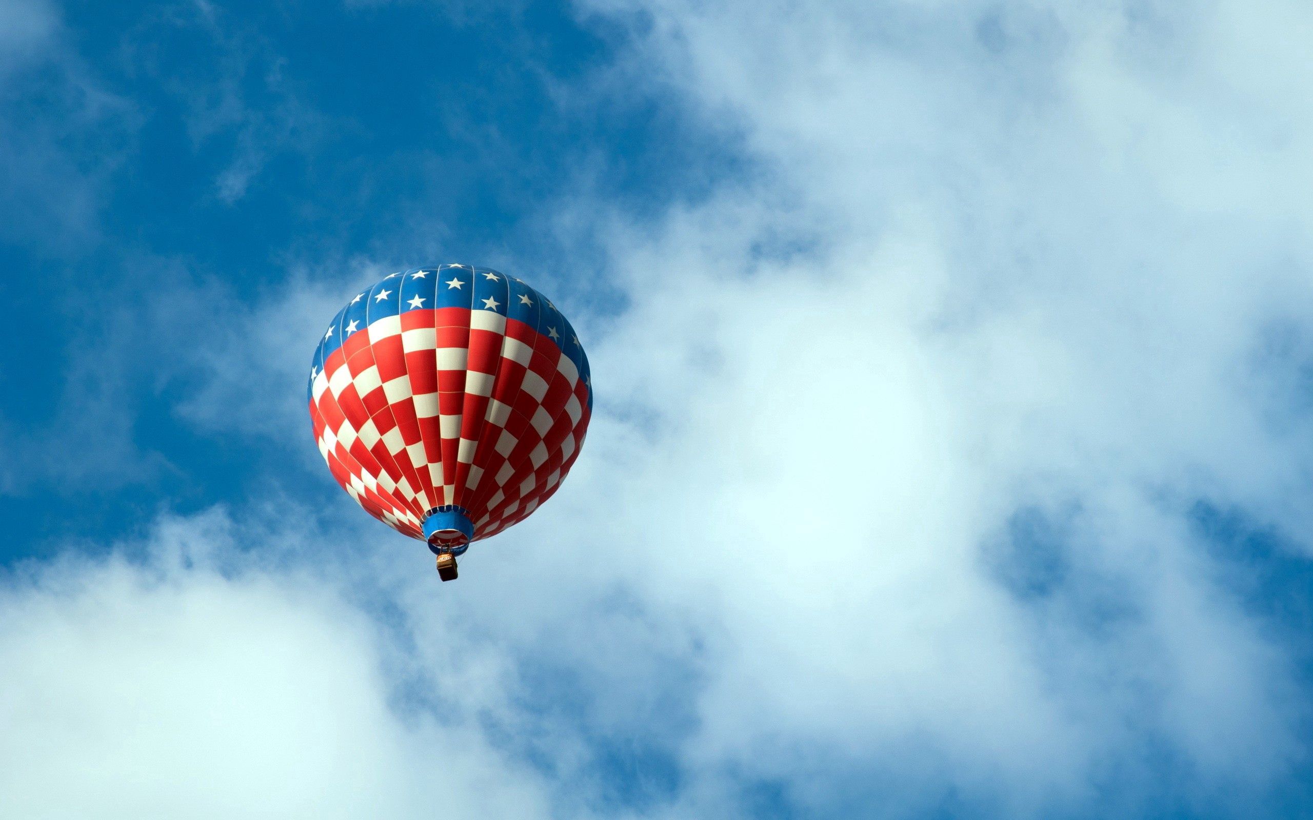 Handy-Wallpaper Clouds, Verschiedenes, Sonstige, Luftballon, Ballon, Sky kostenlos herunterladen.