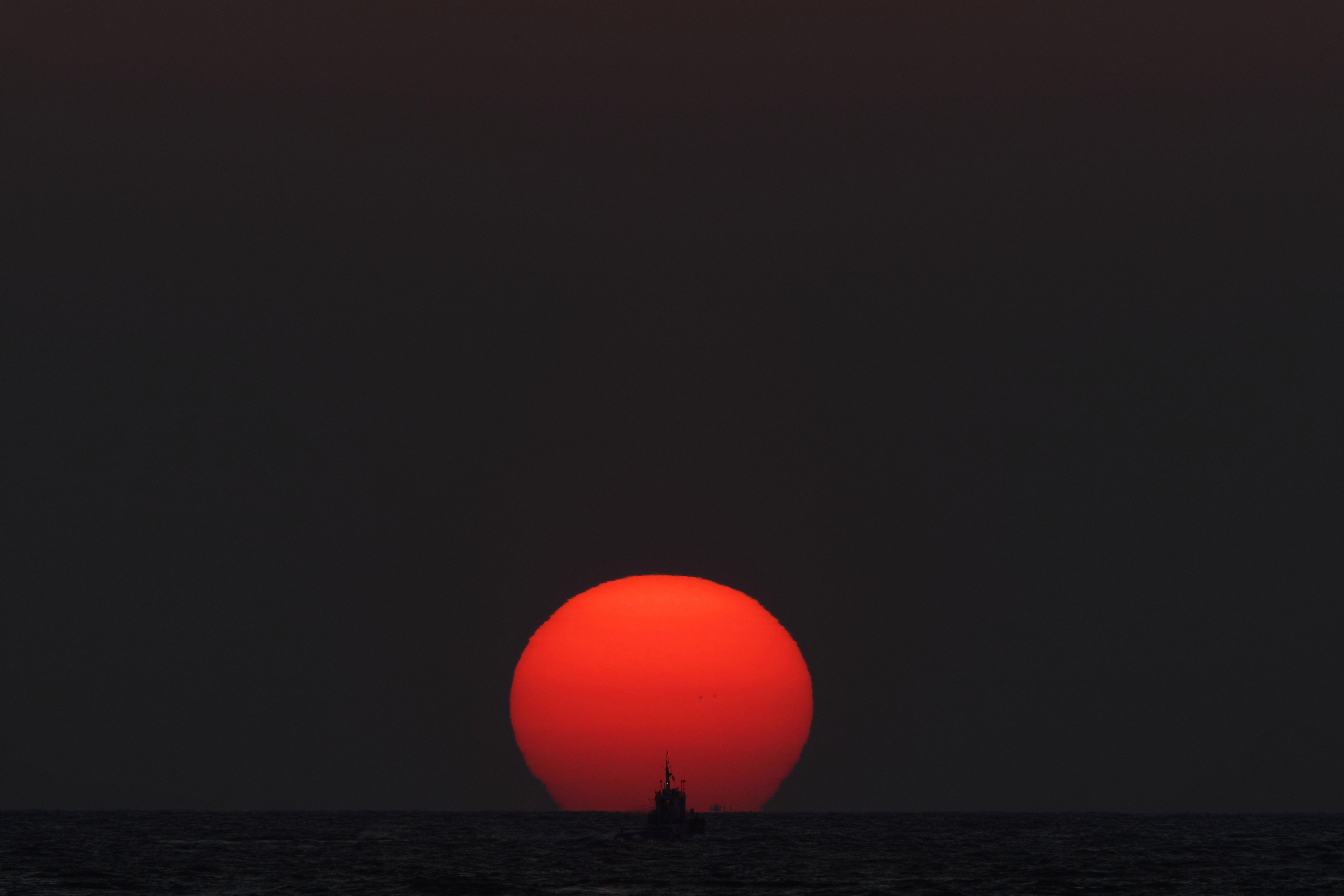 sea, ship, sunset, sun, horizon, dark FHD, 4K, UHD