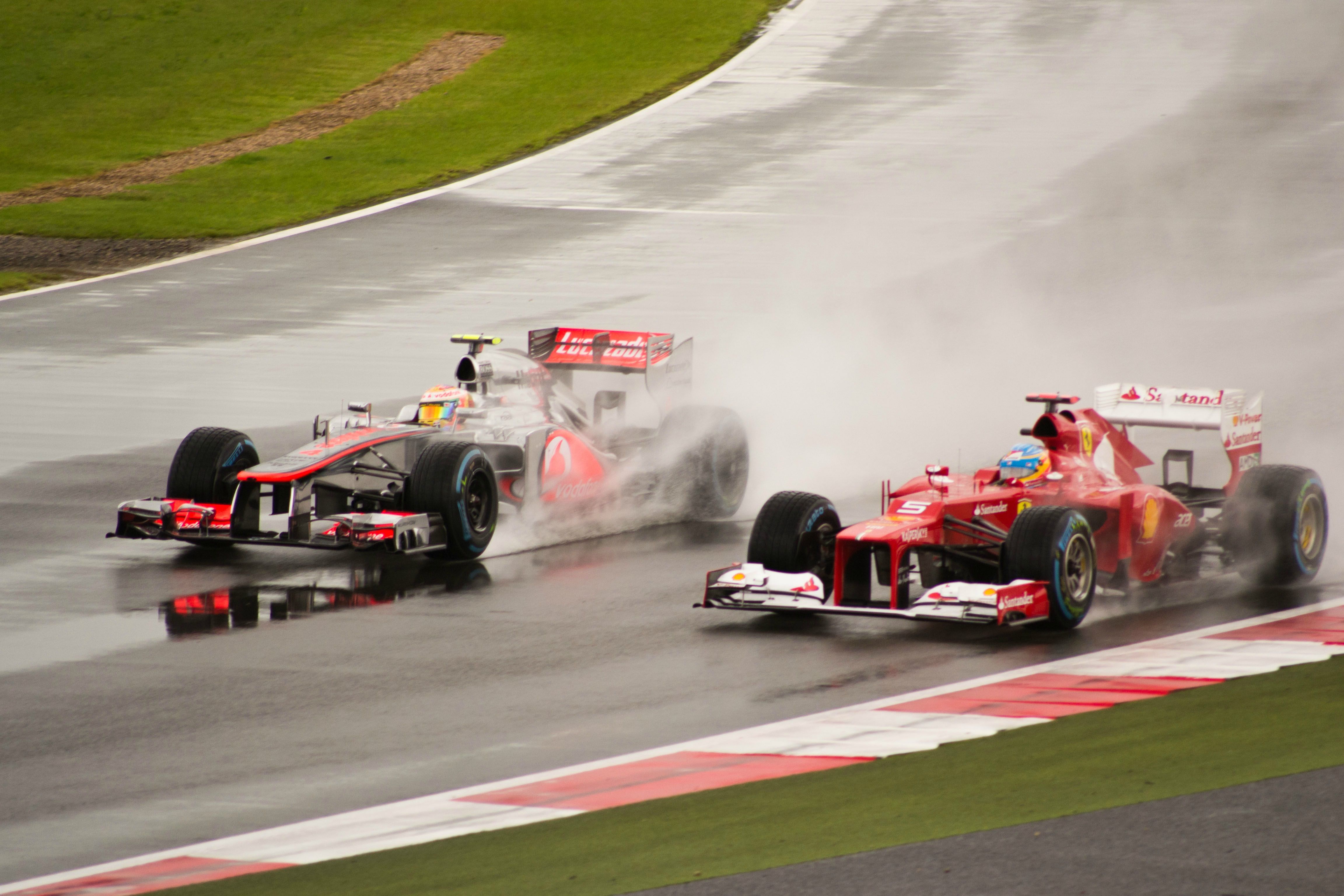 Baixe gratuitamente a imagem Esportes, F1, Corrida na área de trabalho do seu PC