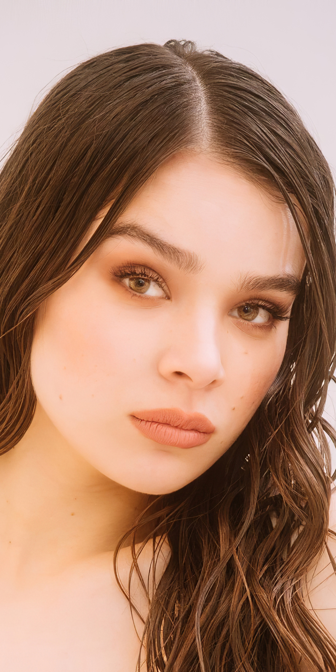 Download mobile wallpaper Singer, Brunette, American, Celebrity, Brown Eyes, Actress, Hailee Steinfeld for free.