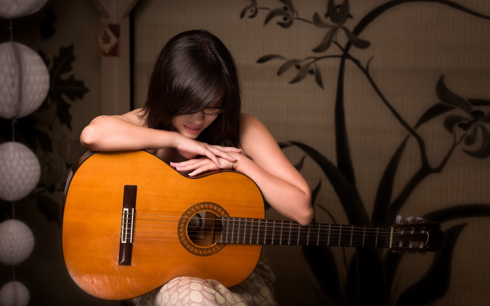 Handy-Wallpaper Musik, Gitarre, Modell, Frauen kostenlos herunterladen.
