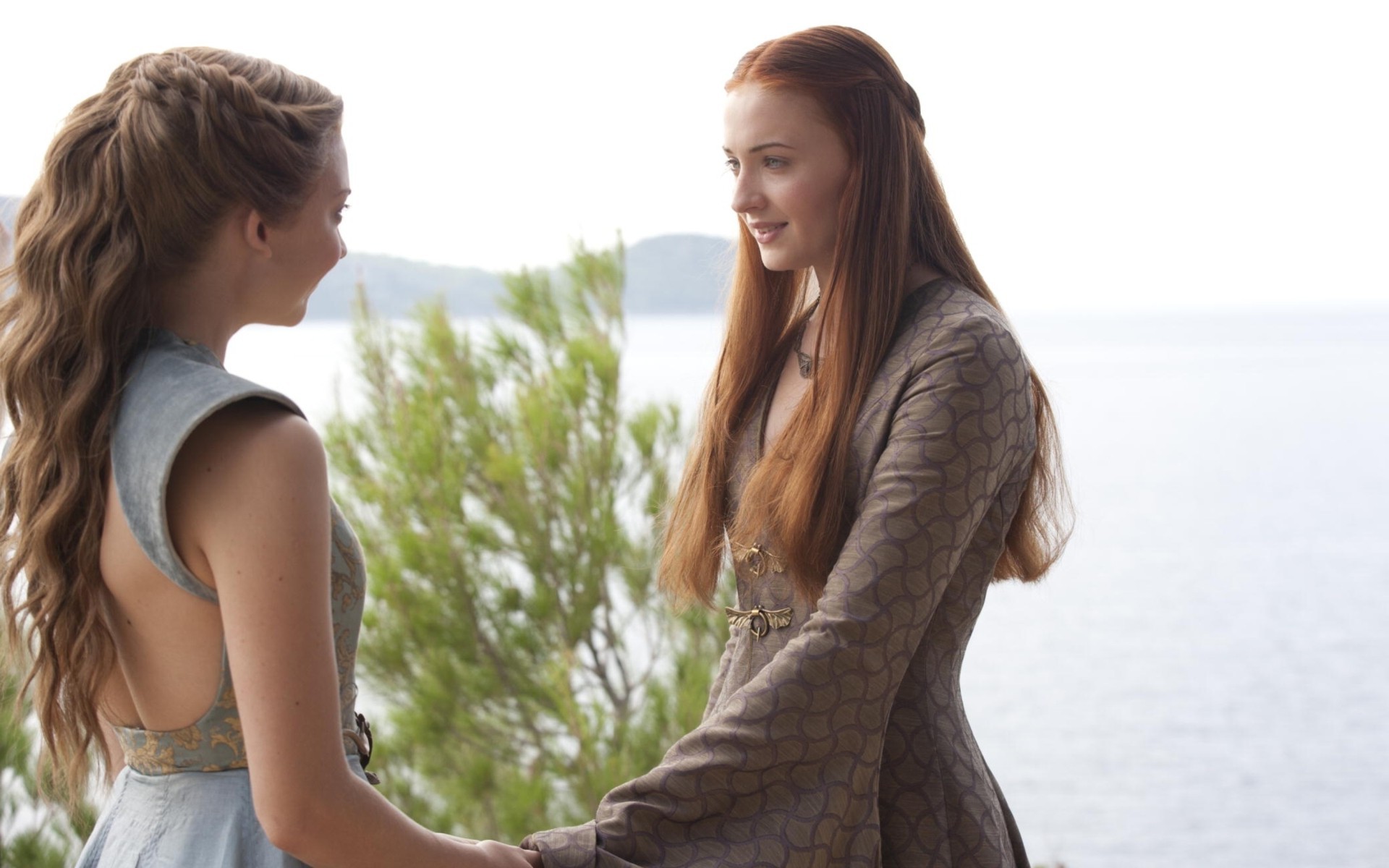 Download mobile wallpaper Game Of Thrones, Tv Show, Sansa Stark, Sophie Turner, Margaery Tyrell, Natalie Dormer for free.