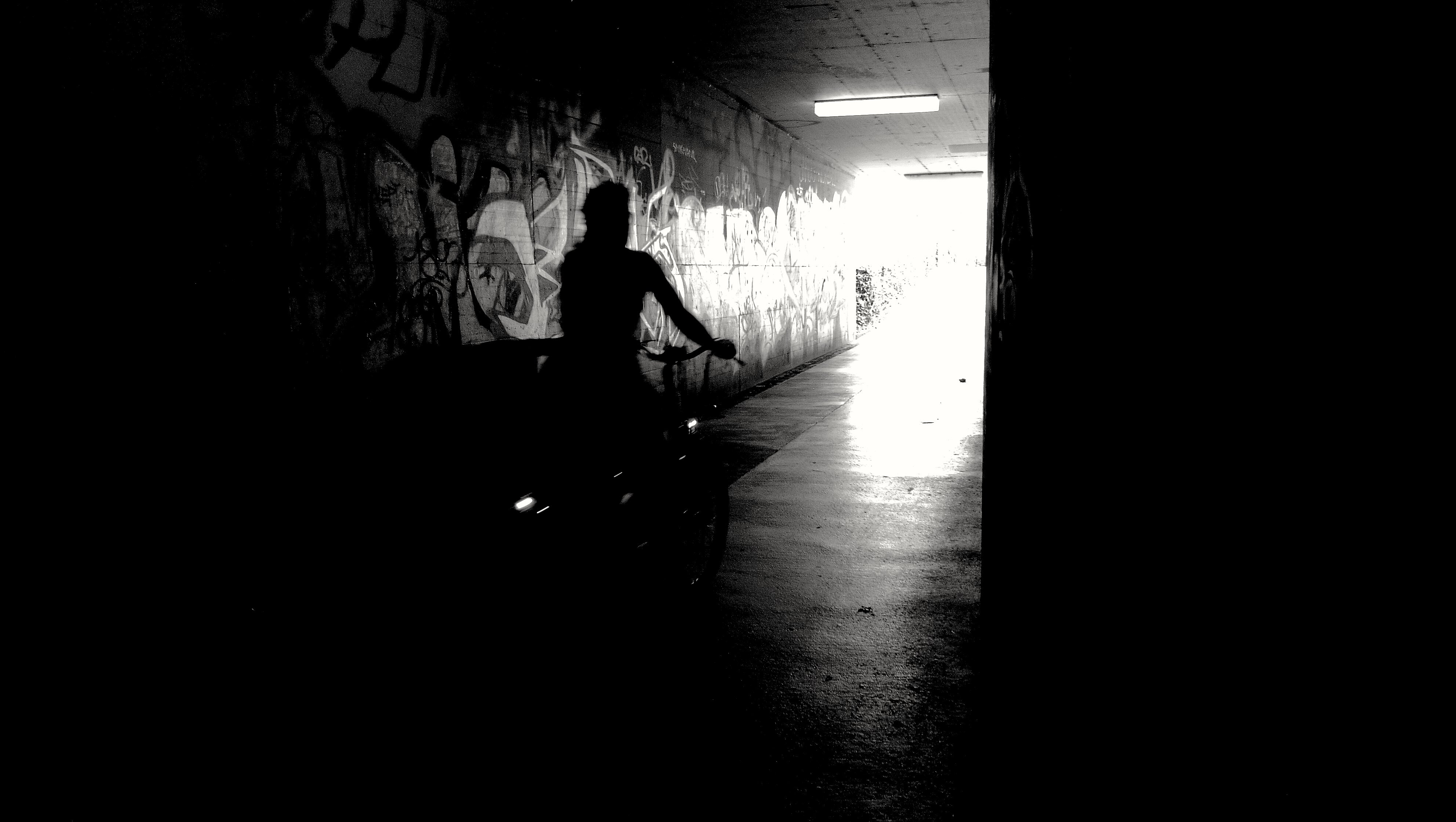 black, silhouette, bw, chb, graffiti, cyclist