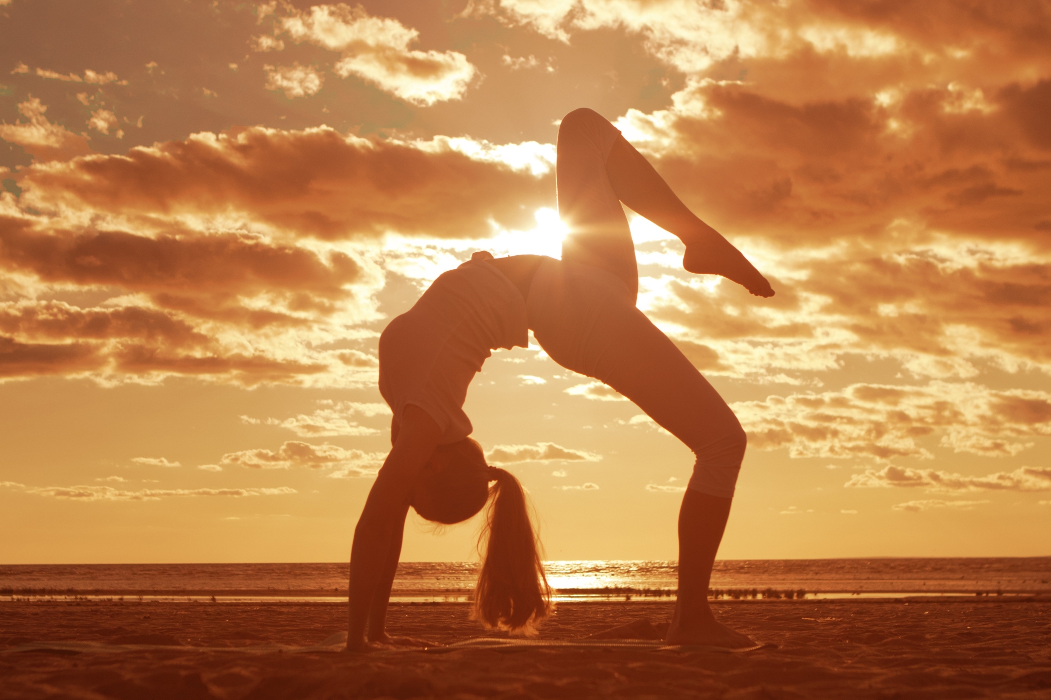 Laden Sie das Frauen, Yoga-Bild kostenlos auf Ihren PC-Desktop herunter