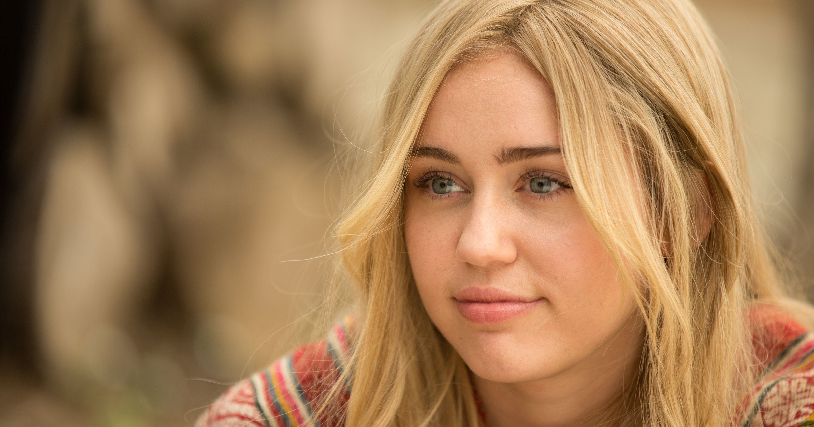 Handy-Wallpaper Sänger, Blondinen, Fernsehserien, Miley Cyrus, Crisis In Six Scenes kostenlos herunterladen.