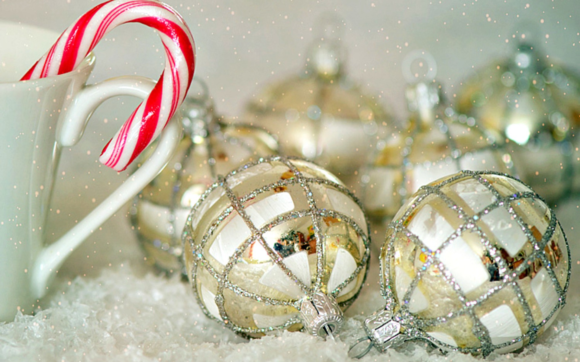 Download mobile wallpaper Christmas, Holiday, Christmas Ornaments, Candy Cane for free.