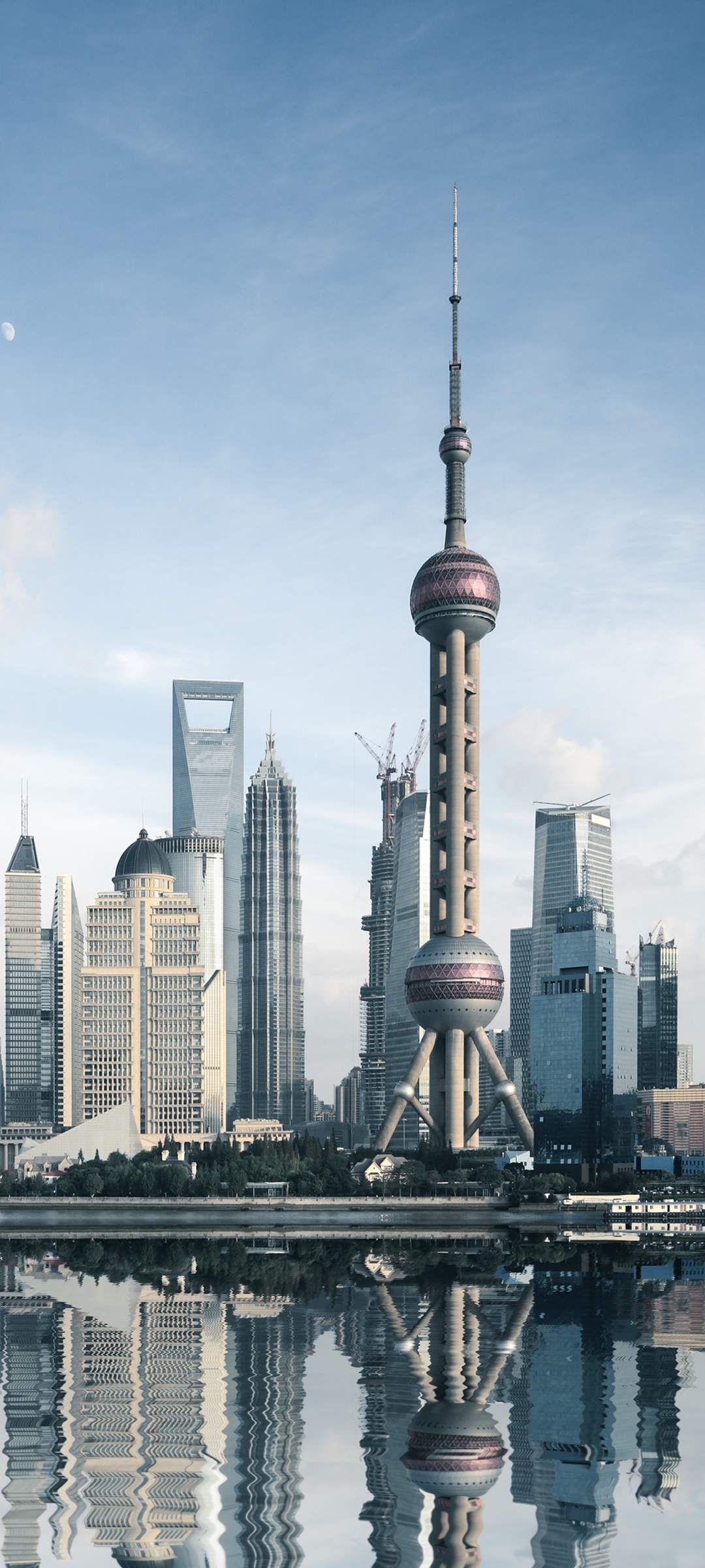 Скачати мобільні шпалери Міста, Місто, Хмарочос, Будівля, Китай, Шанхай, Створено Людиною, Рефлексія безкоштовно.