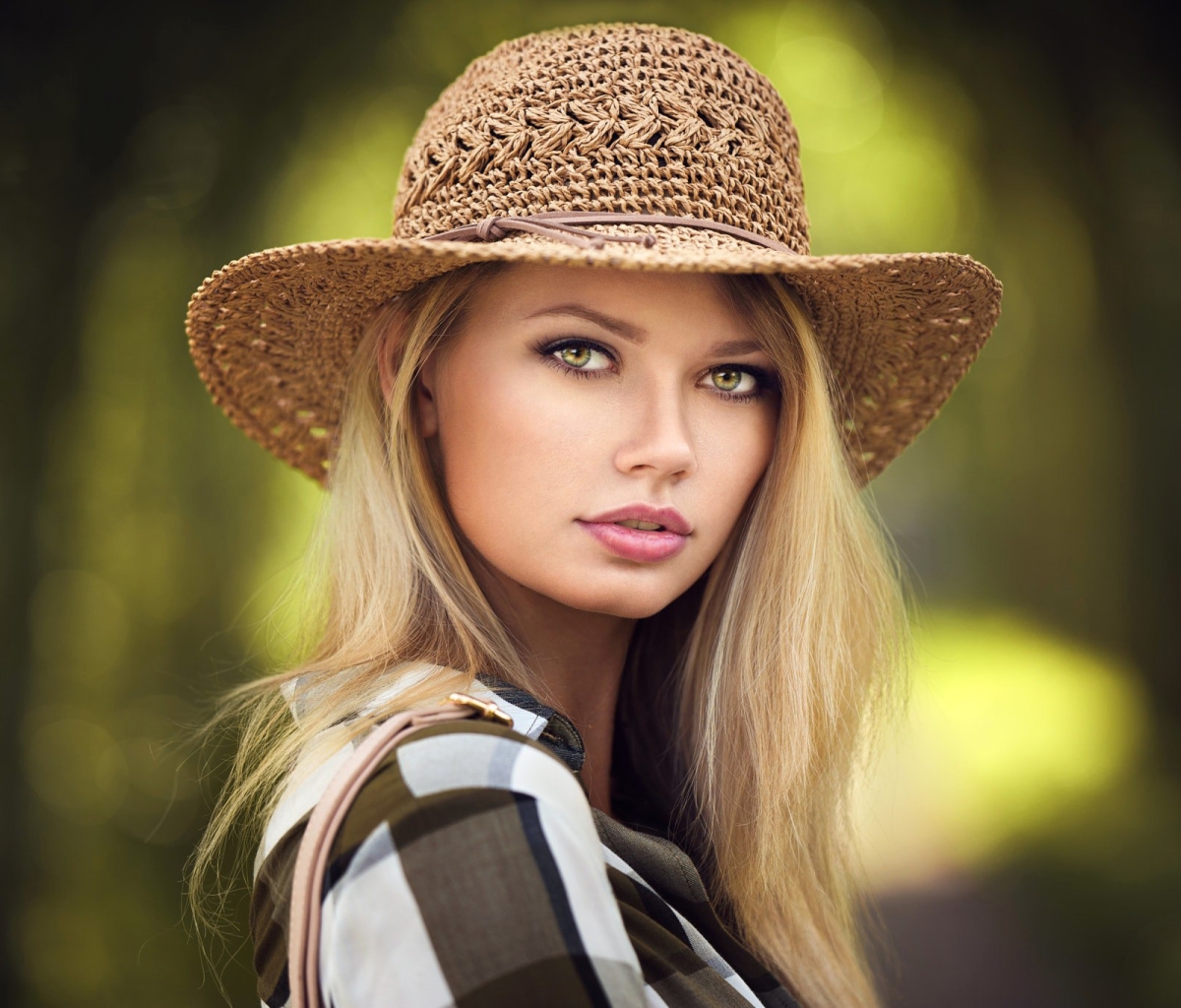 Download mobile wallpaper Blonde, Hat, Model, Women, Yellow Eyes, Depth Of Field for free.