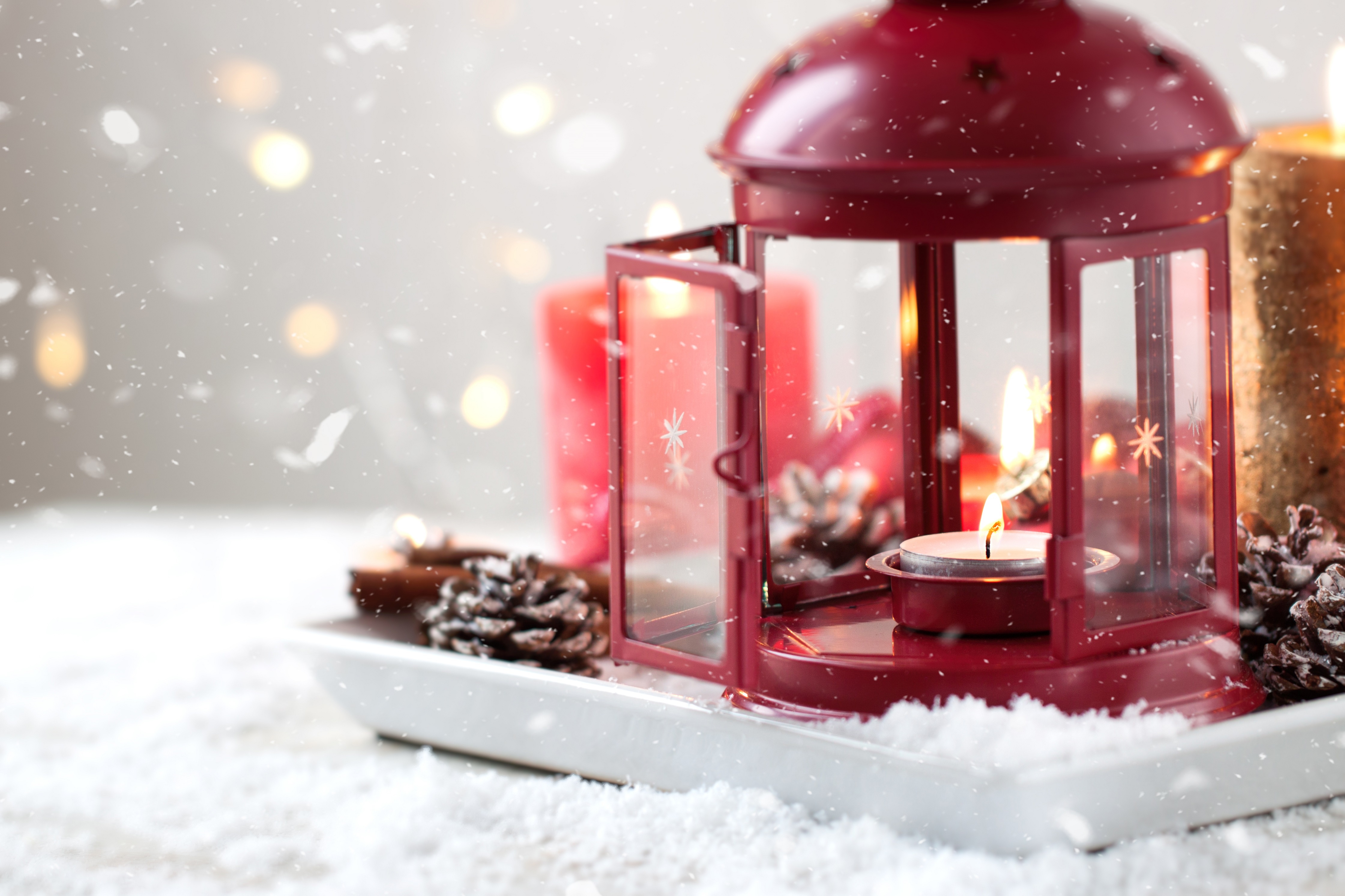 Download mobile wallpaper Snow, Lantern, Bokeh, Candle, Man Made for free.