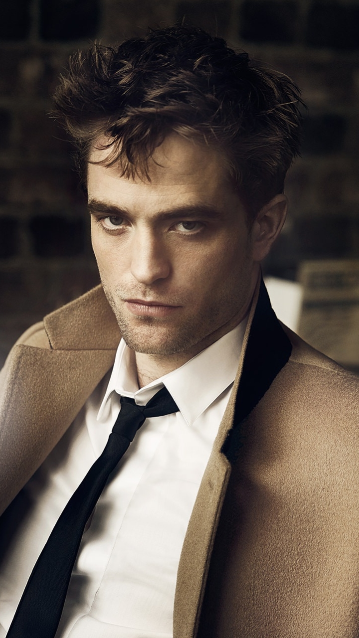 Baixar papel de parede para celular de Robert Pattinson, Inglês, Gravata, Celebridade, Ator gratuito.