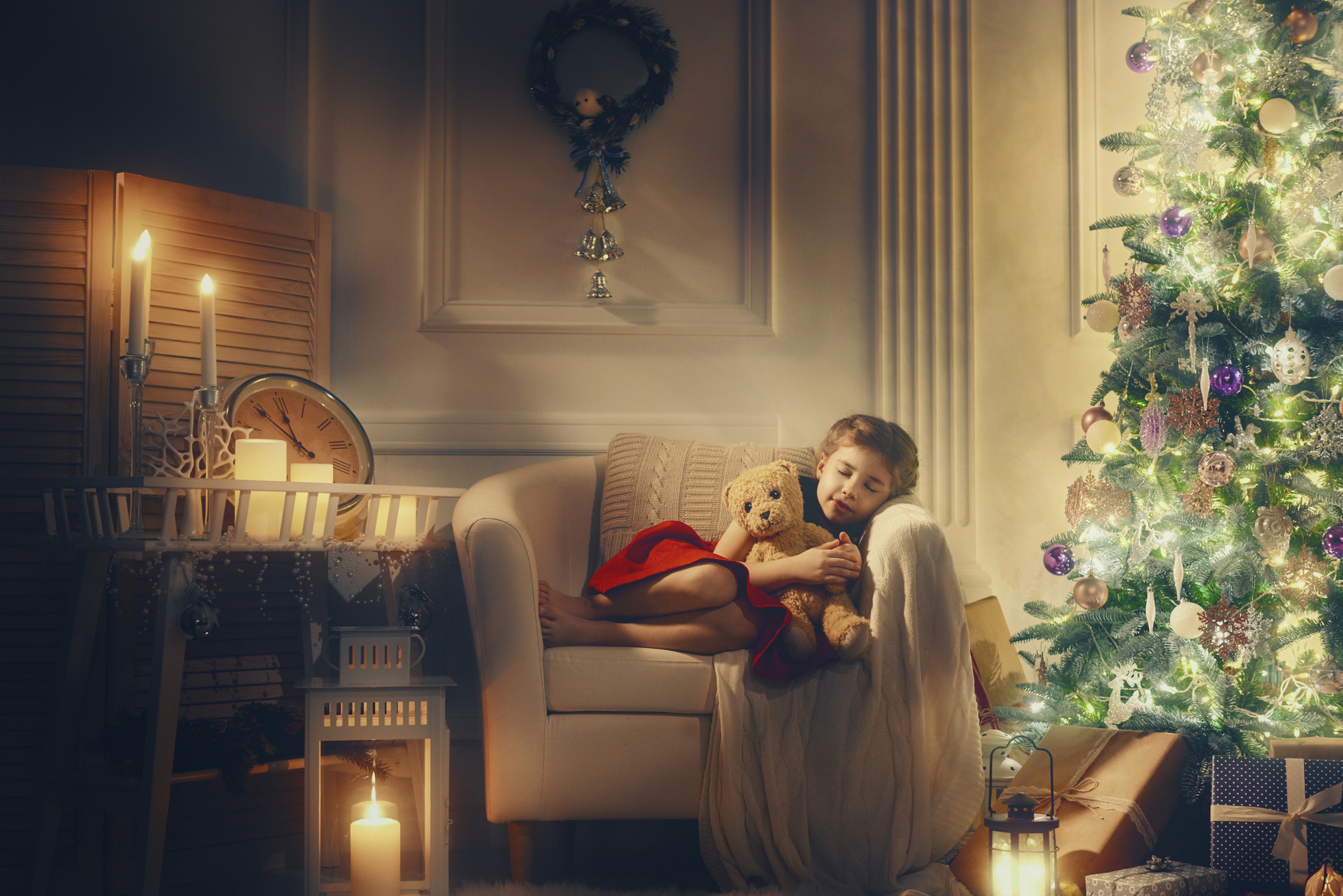 Download mobile wallpaper Teddy Bear, Christmas, Holiday, Christmas Tree, Child for free.