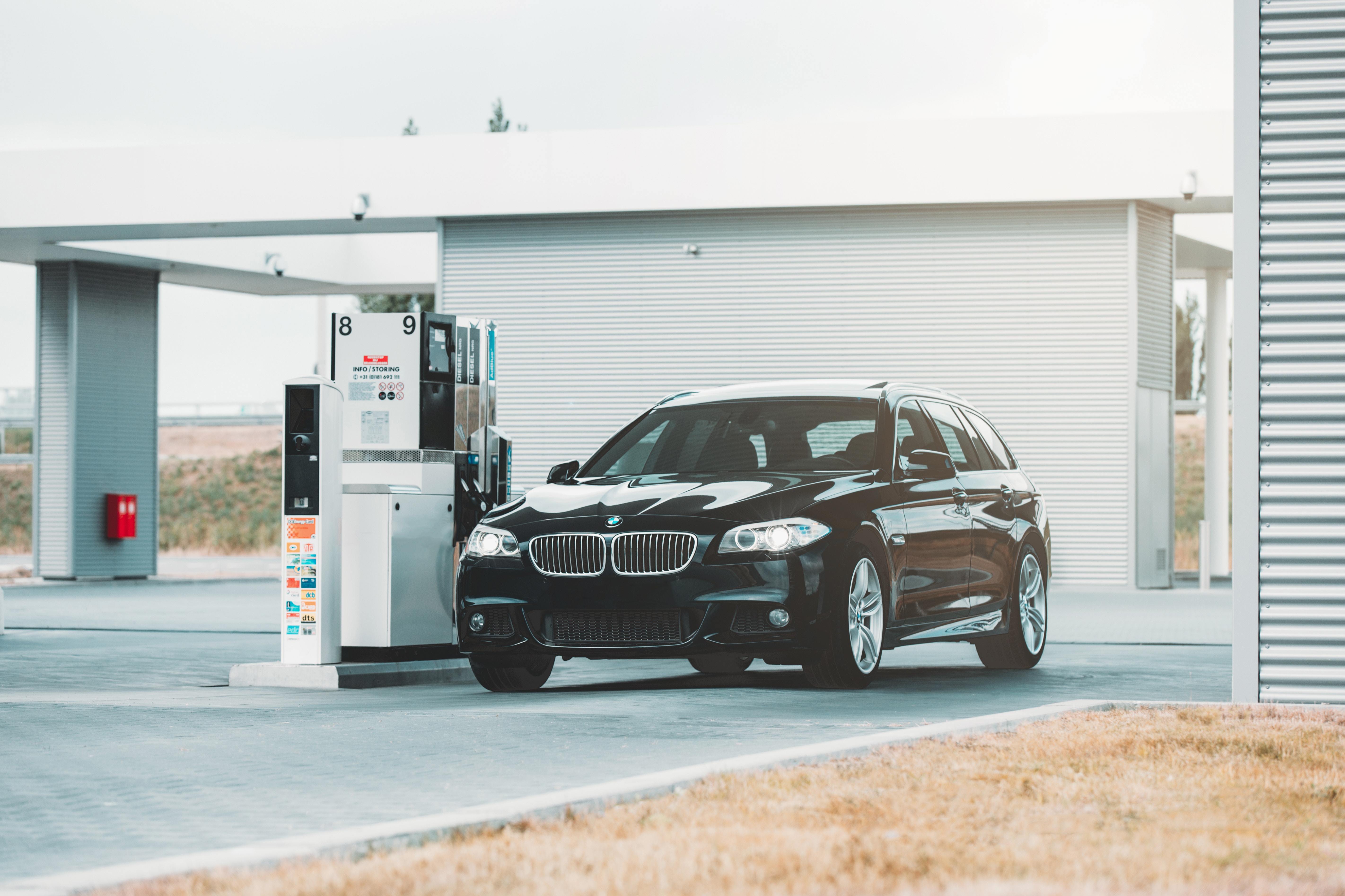 bmw, cars, refueling, filling, bmw series 5