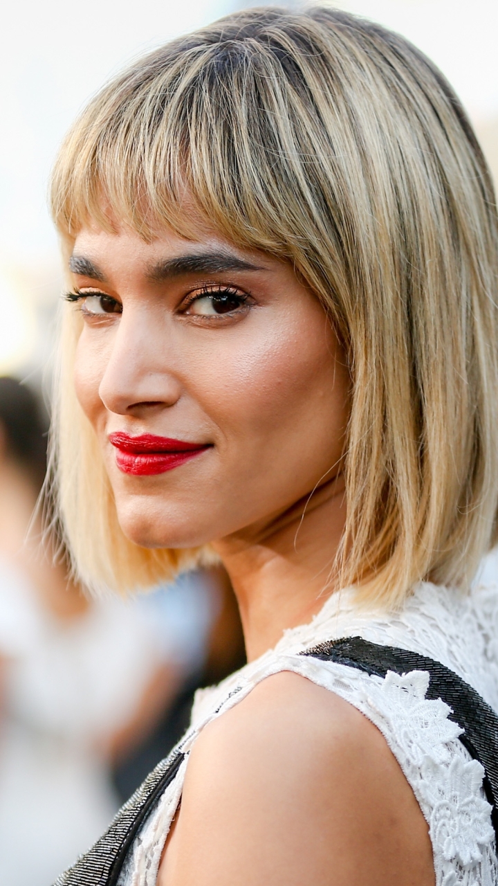 Download mobile wallpaper Blonde, Face, Celebrity, Brown Eyes, Short Hair, Actress, Lipstick, French, Sofia Boutella for free.