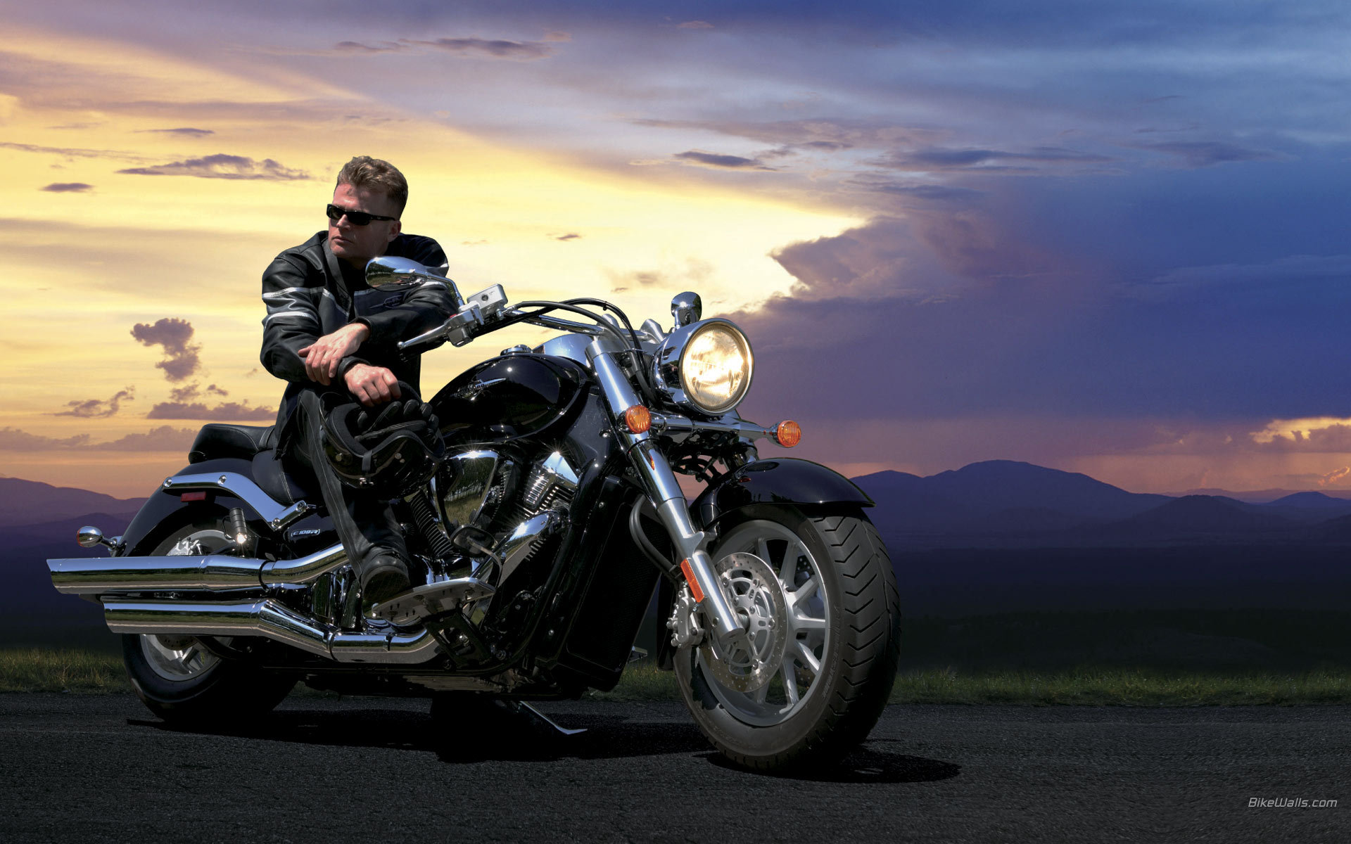 Download mobile wallpaper Motorcycle, Bike, Vehicles, Suzuki Intruder for free.