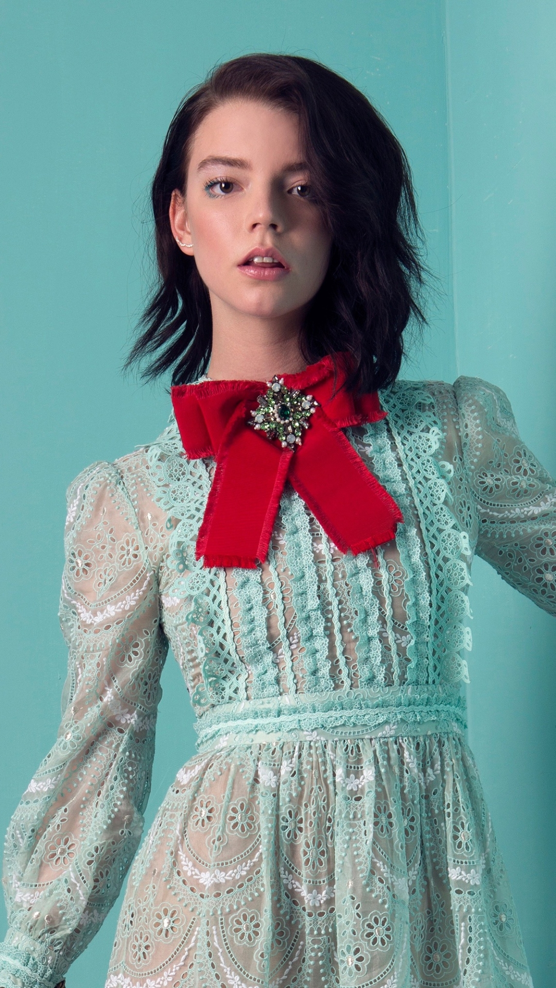 Download mobile wallpaper Dress, Brunette, Model, American, Celebrity, Brown Eyes, Actress, Bow (Clothing), Anya Taylor Joy for free.
