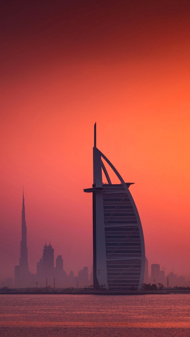 Скачать картинку Закат, Дубай, Вечер, Бурдж Аль Араб, Сделано Человеком, Закат Солнца в телефон бесплатно.