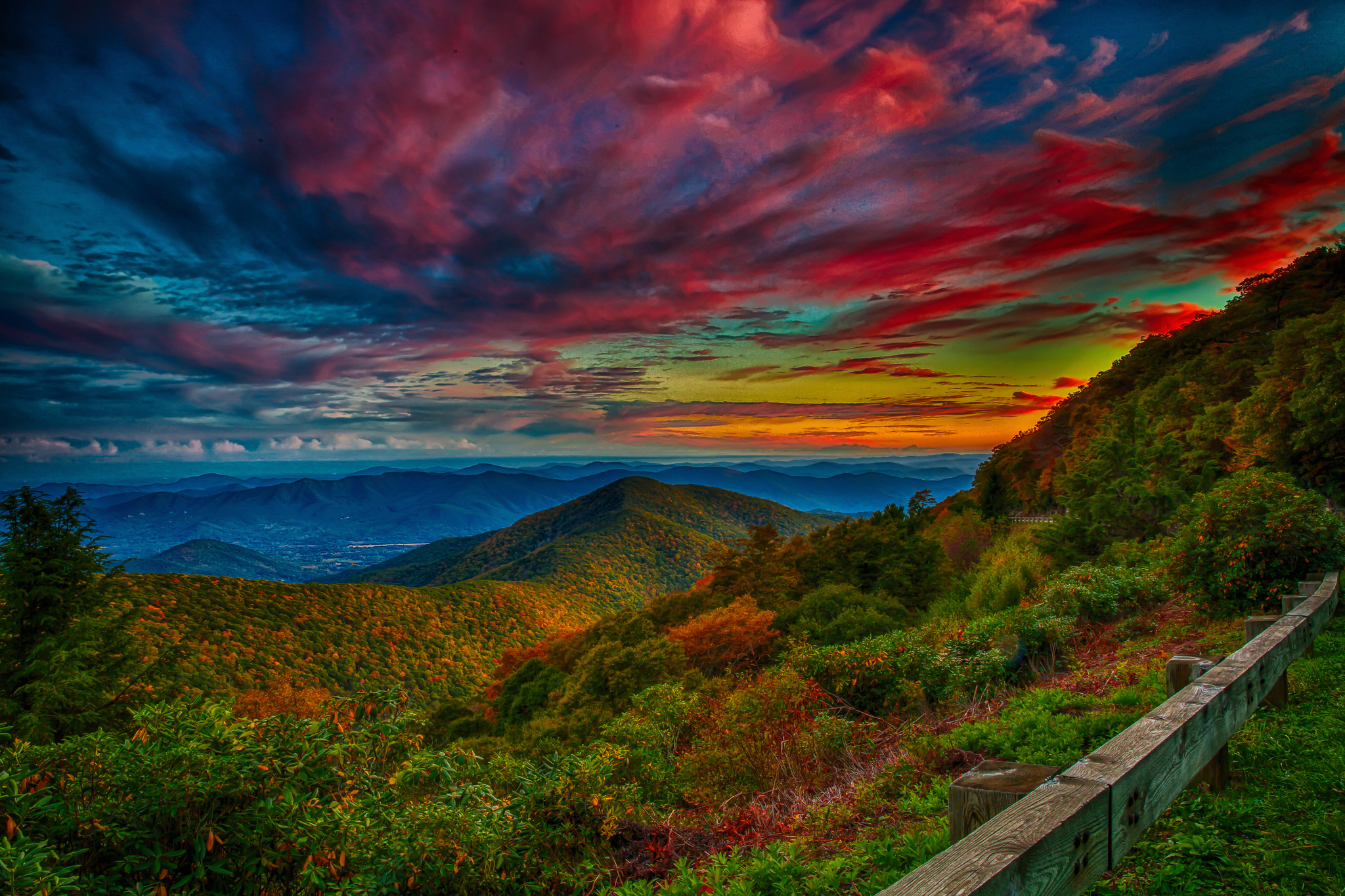 Handy-Wallpaper Landschaft, Horizont, Gebirge, Wolke, Himmel, Sonnenuntergang, Erde/natur kostenlos herunterladen.