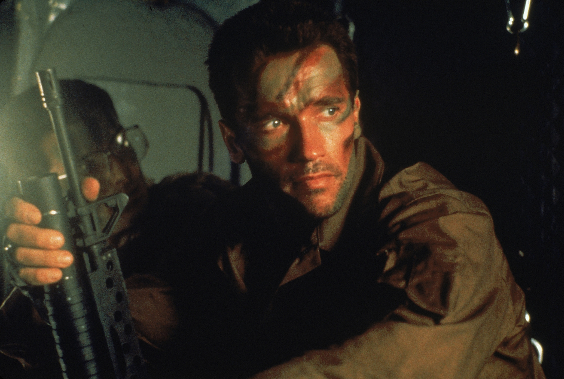 Baixar papel de parede para celular de Arnold Schwarzenegger, O Predador, Filme gratuito.