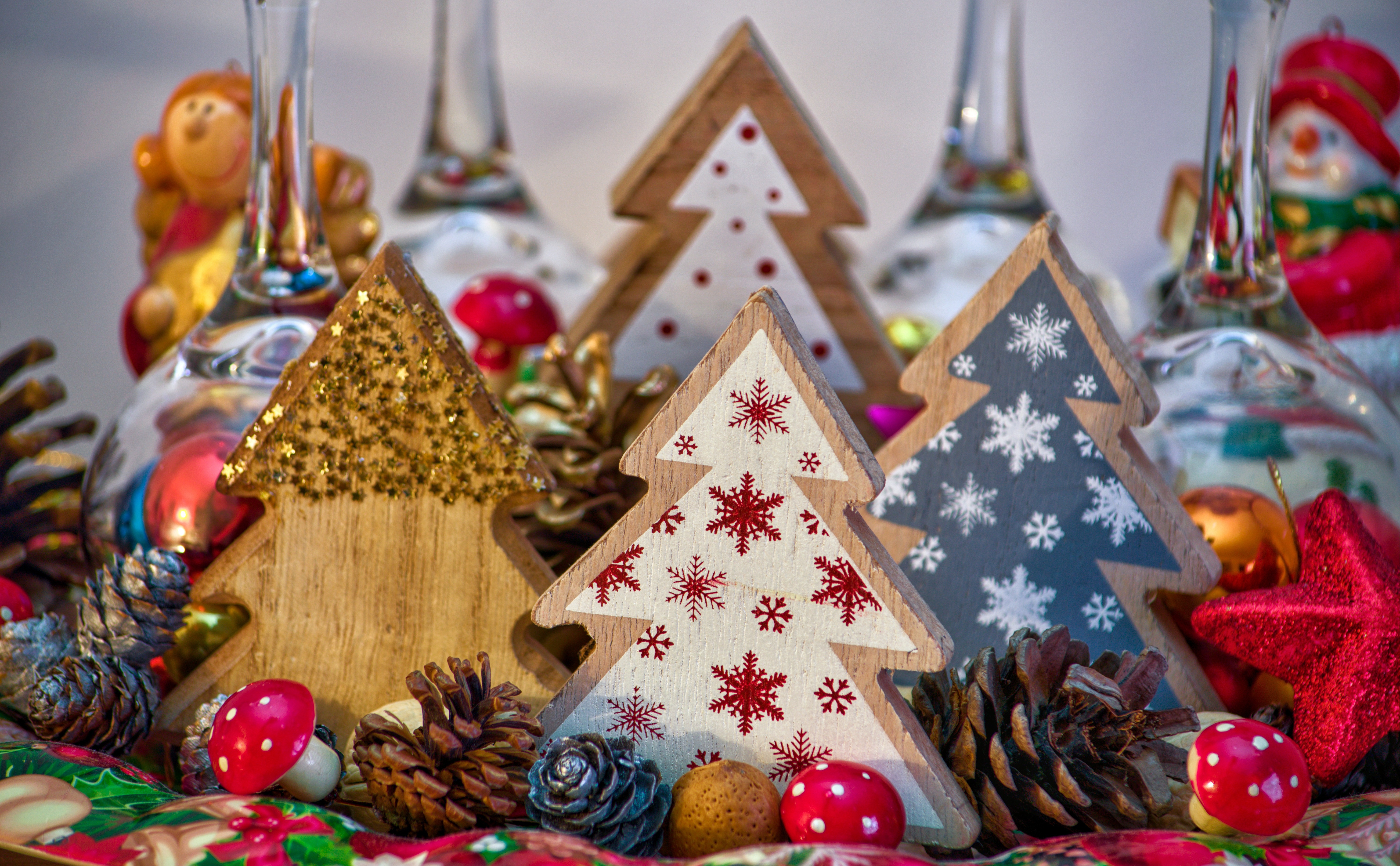 Download mobile wallpaper Christmas, Holiday, Christmas Ornaments for free.