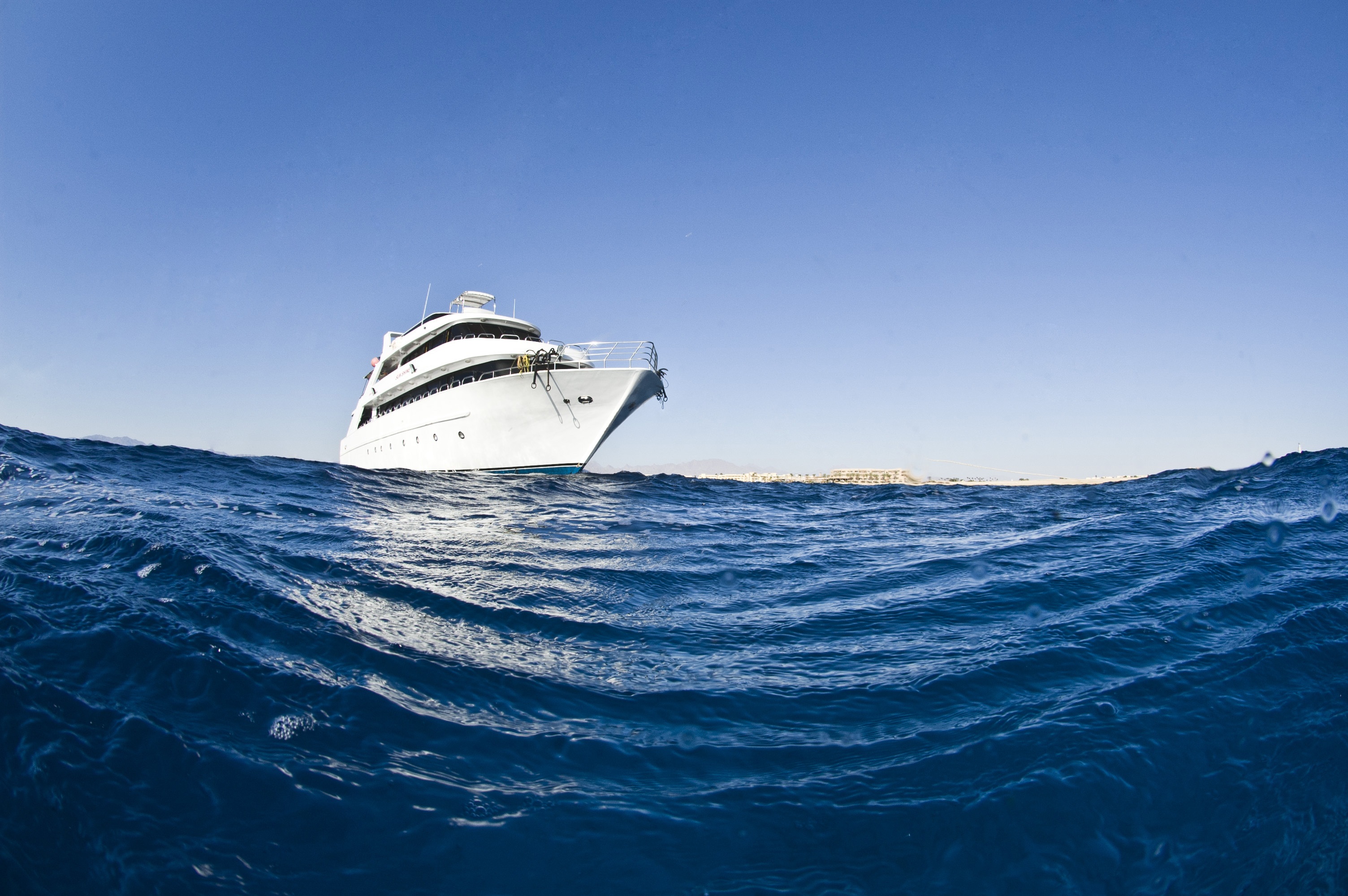 68190 télécharger l'image bateau, nature, mer, ondulations, océan, yacht - fonds d'écran et économiseurs d'écran gratuits