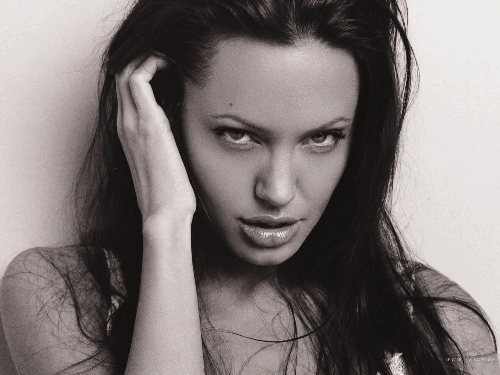 Descarga gratuita de fondo de pantalla para móvil de Angelina Jolie, Celebridades.