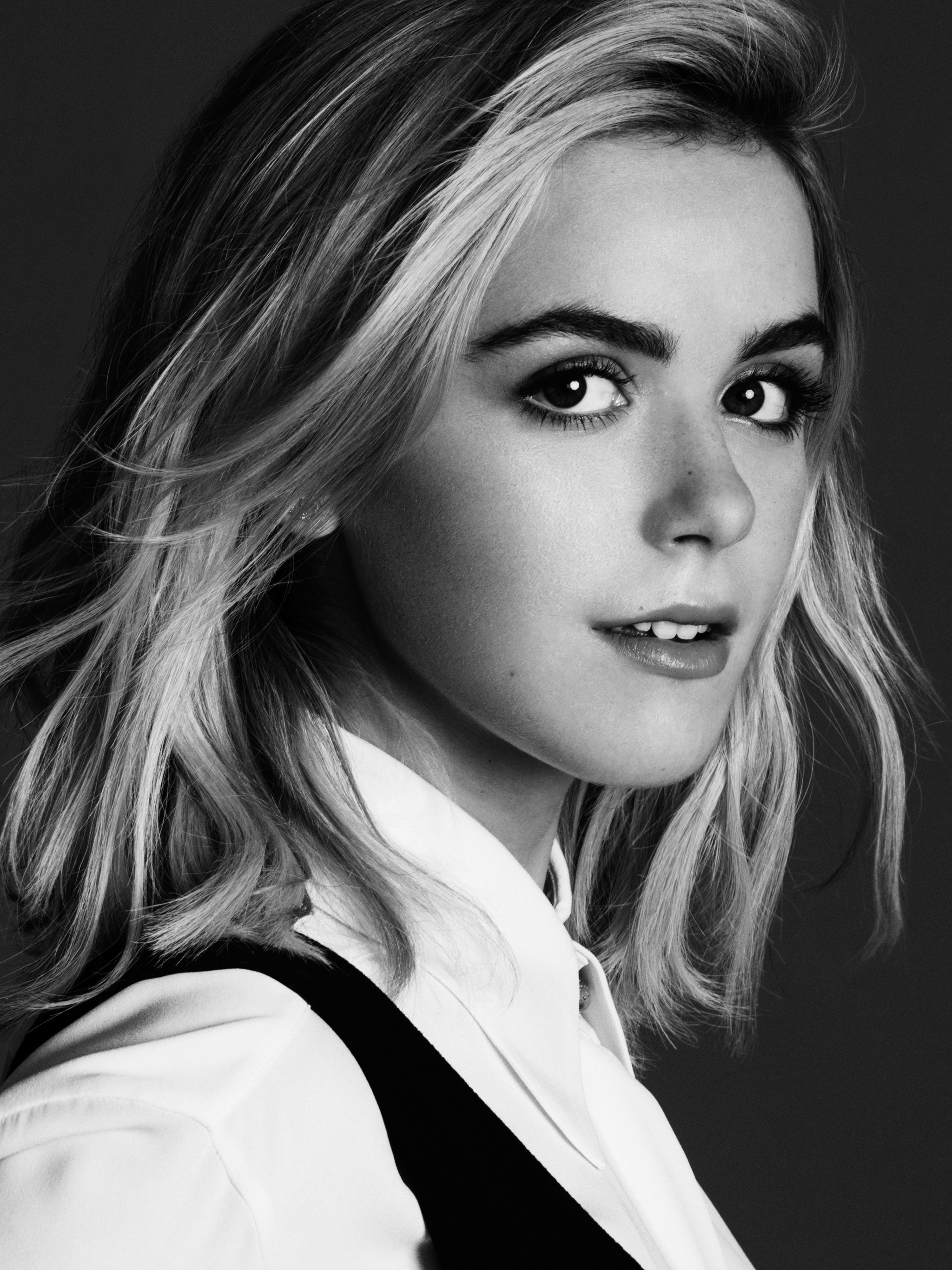 Download mobile wallpaper Celebrity, Kiernan Shipka for free.