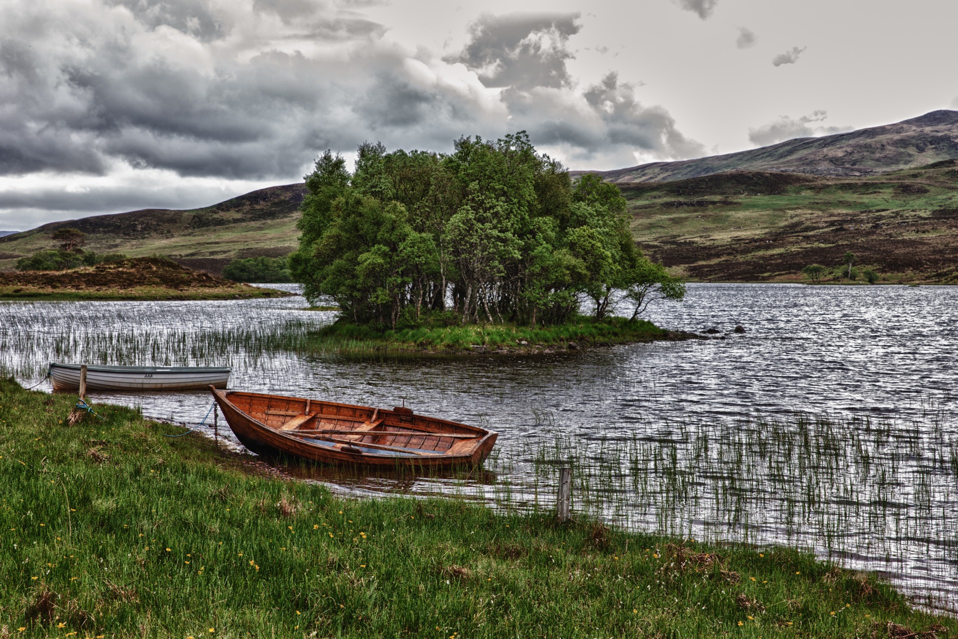 Free download wallpaper Nature, Rivers, Trees, Grass, Clouds, Boats on your PC desktop