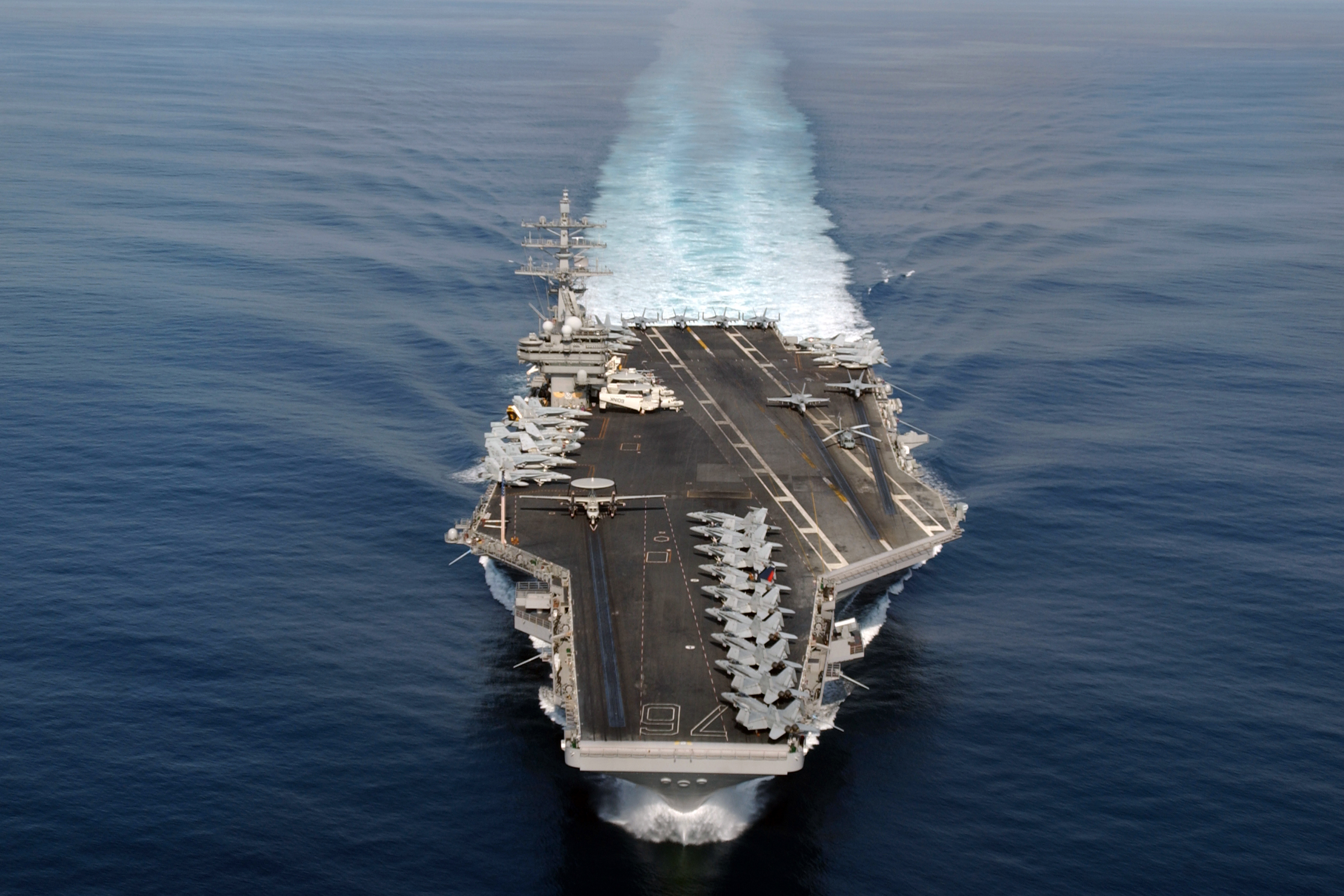 Популярні заставки і фони Військовий Корабель на комп'ютер
