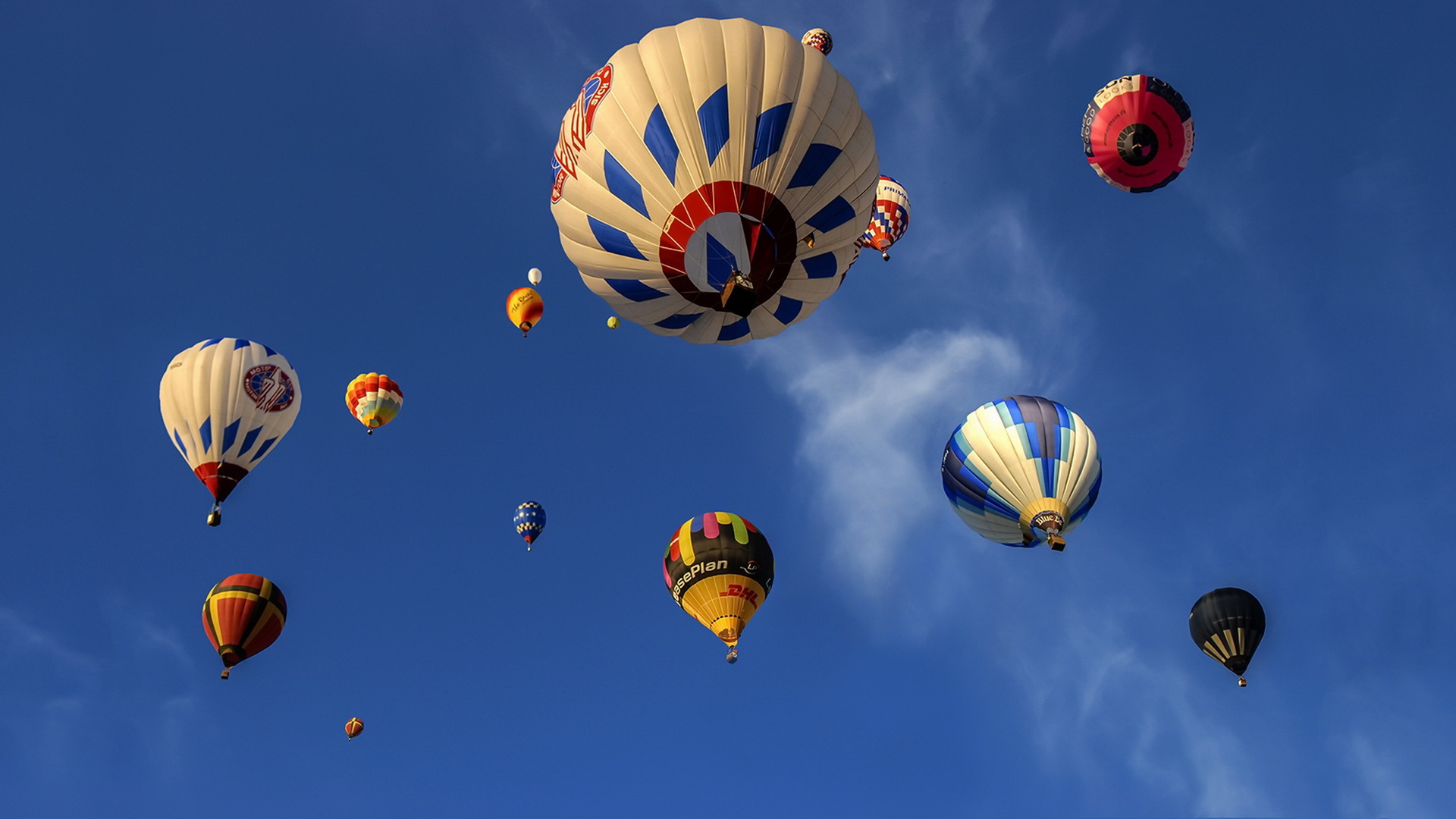 Free download wallpaper Sky, Vehicles, Hot Air Balloon on your PC desktop