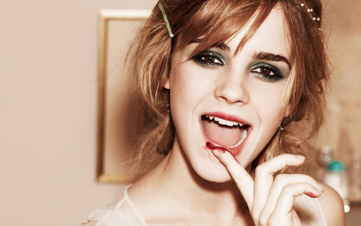 Free download wallpaper Emma Watson, Celebrity on your PC desktop