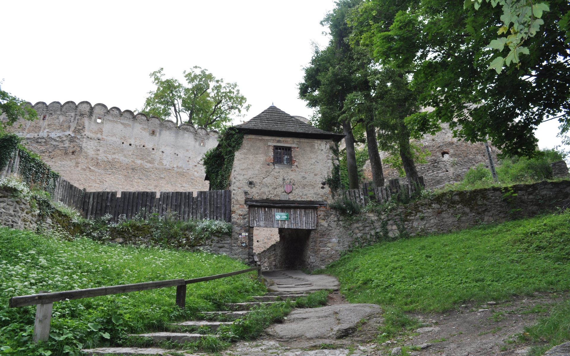 329973 Fonds d'écran et Château De Chojnik images sur le bureau. Téléchargez les économiseurs d'écran  sur PC gratuitement