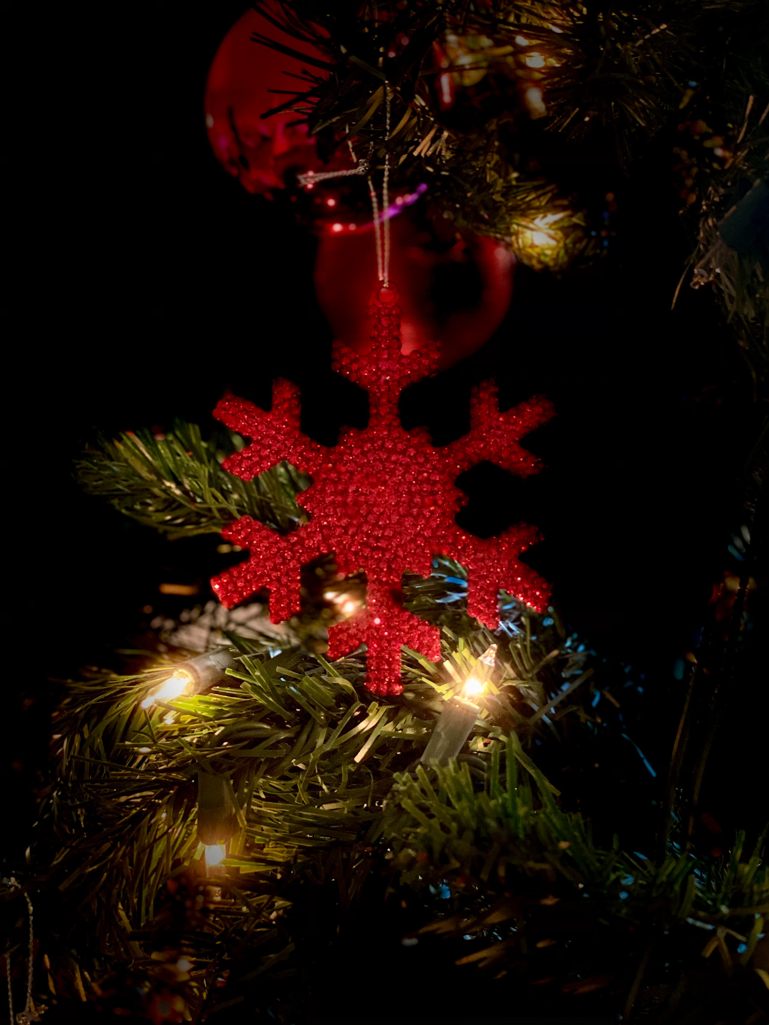 Laden Sie das Neujahr, Neues Jahr, Girlande, Garland, Schneeflocke, Dekoration, Feiertage, Weihnachtsbaum, Weihnachten-Bild kostenlos auf Ihren PC-Desktop herunter