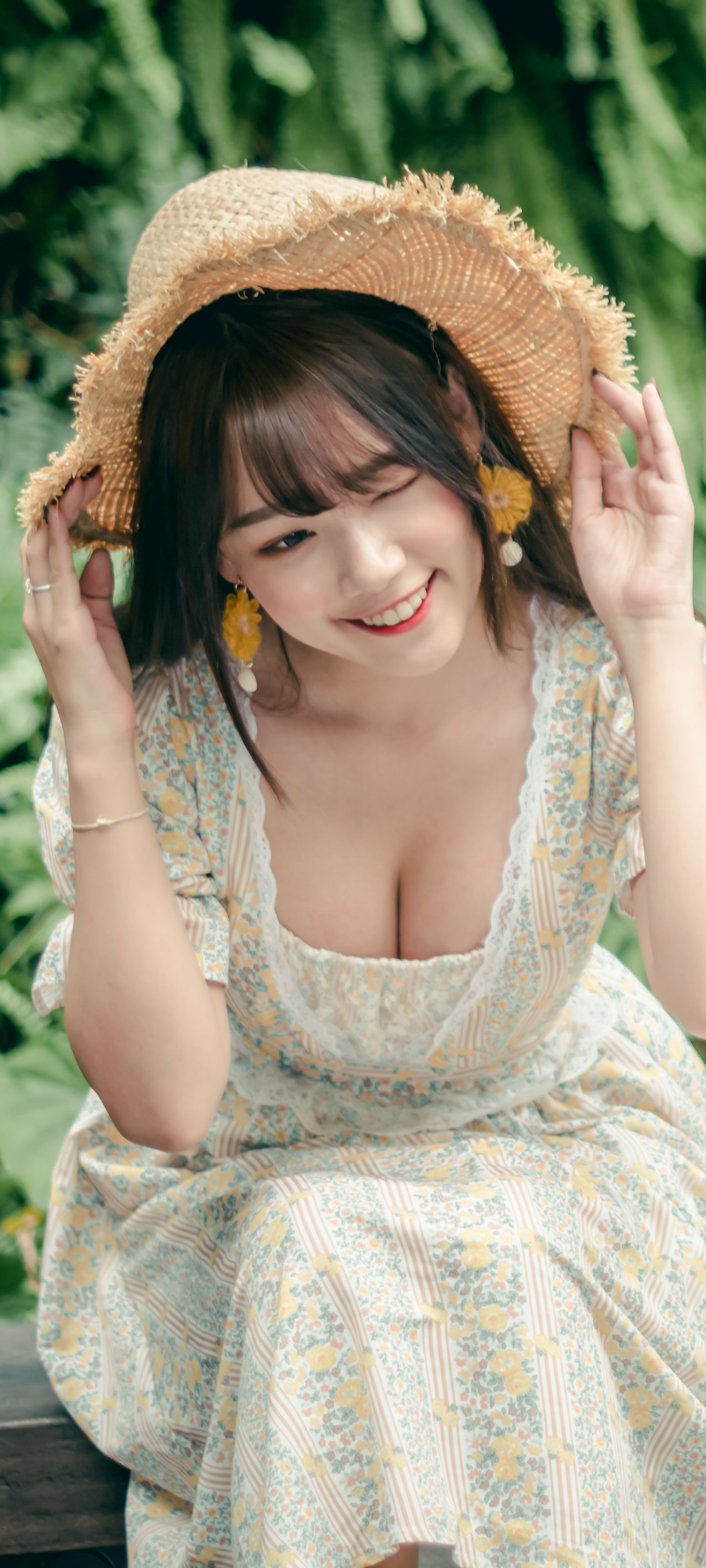 Download mobile wallpaper Smile, Hat, Dress, Brunette, Model, Women, Asian for free.