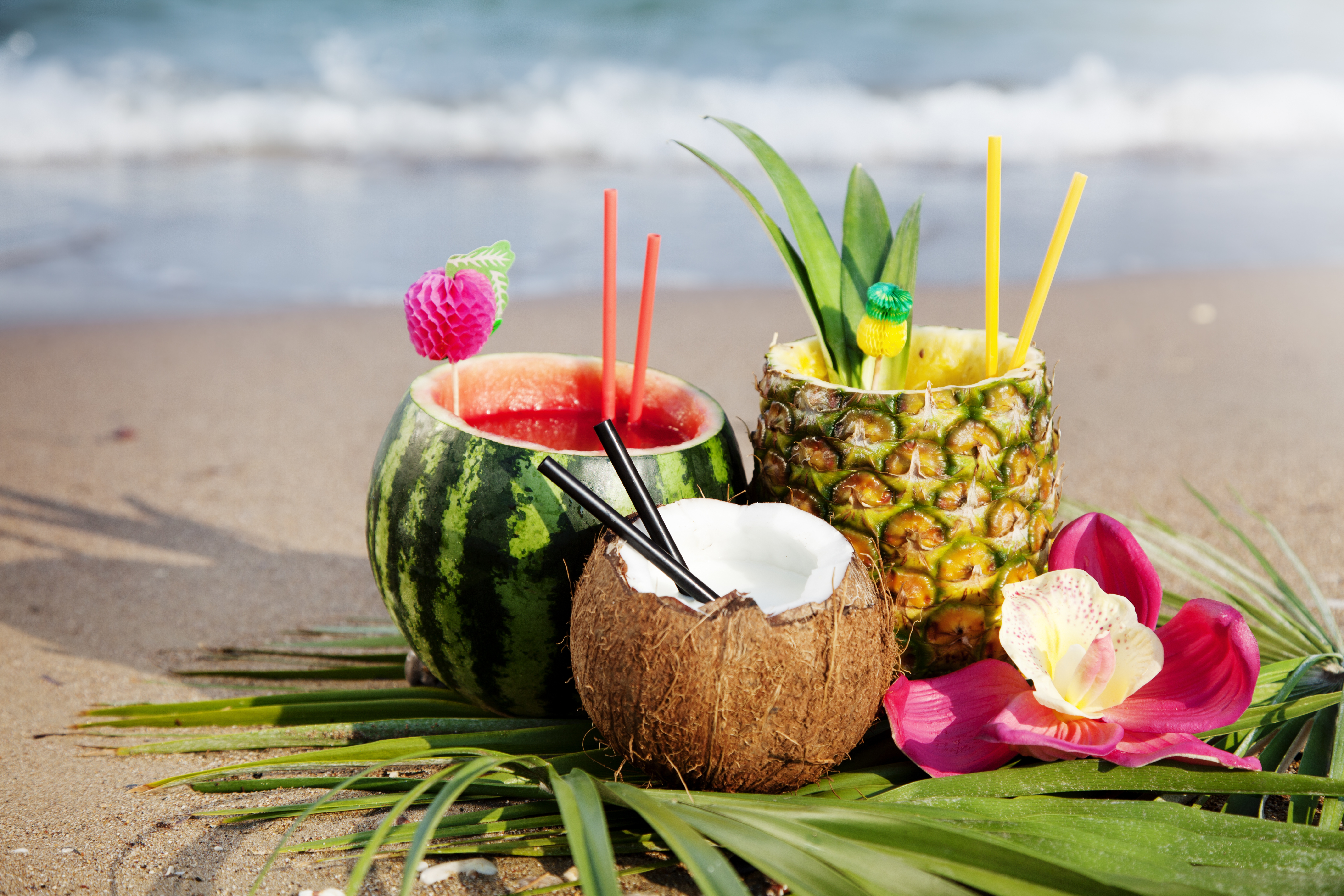 1526518 завантажити картинку літо, харчування, коктейль, пляжний, кокос, ананас, кавун - шпалери і заставки безкоштовно