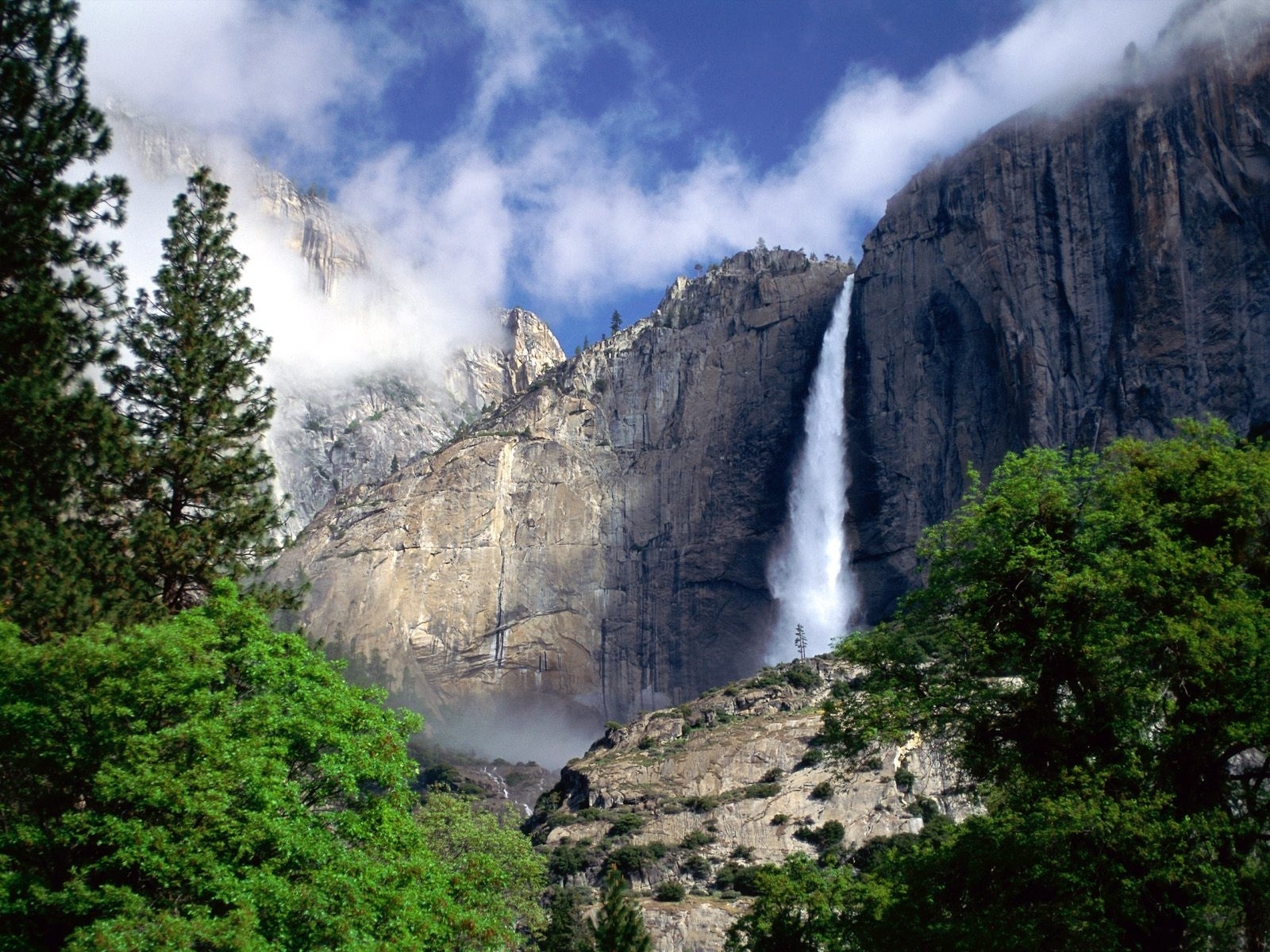 Descarga gratuita de fondo de pantalla para móvil de Naturaleza, Agua, Cañón, Cascadas, Vegetación, Nube, Parque Nacional De Yosemite, Tierra/naturaleza, Cataratas De Yosemite.