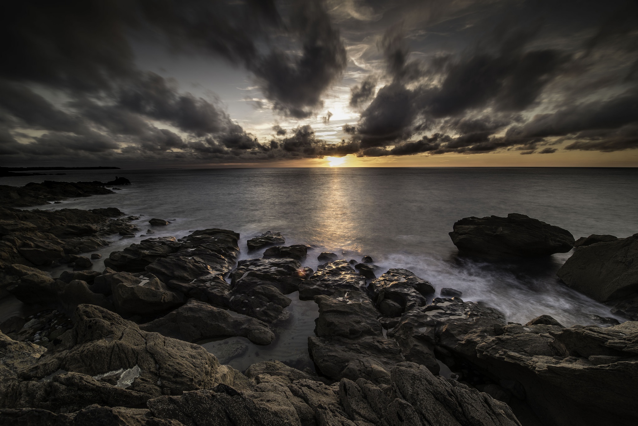 Handy-Wallpaper Natur, Horizont, Ozean, Wolke, Himmel, Sonnenuntergang, Erde/natur kostenlos herunterladen.