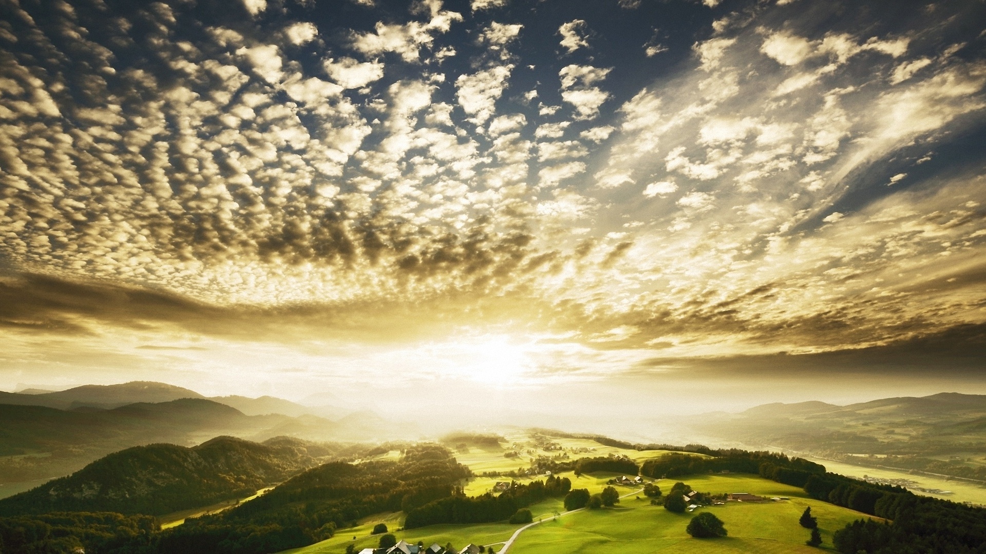 Handy-Wallpaper Landschaft, Clouds, Sunset, Felder kostenlos herunterladen.