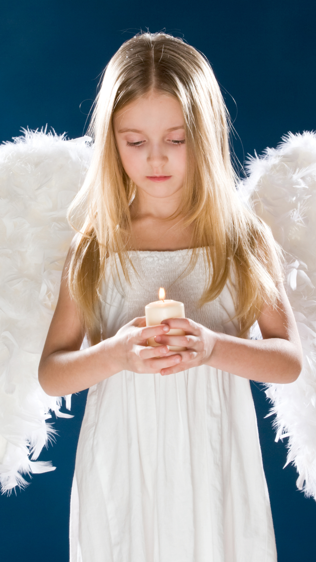 無料モバイル壁紙天使, キャンドル, 翼, 子, 可愛い, 写真撮影をダウンロードします。